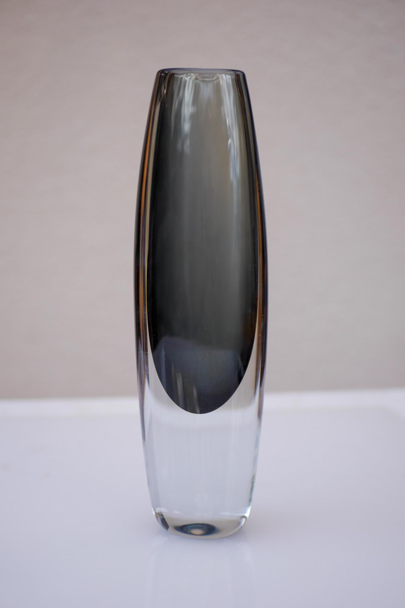 Vaso in vetro sommerso di Gunnar Nylund, design scandinavo della metà del secolo scorso in vendita 7