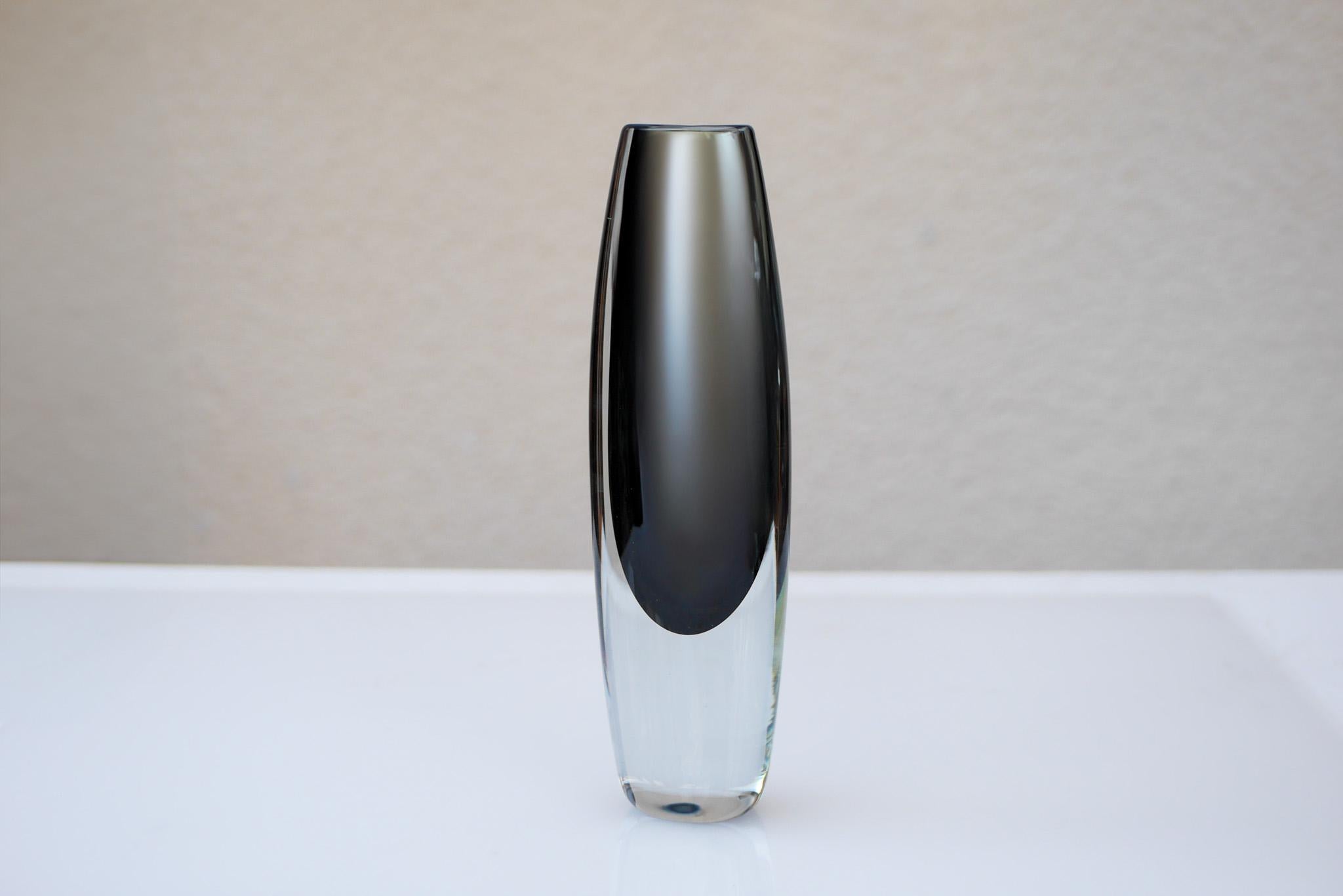 Svedese Vaso in vetro sommerso di Gunnar Nylund, design scandinavo della metà del secolo scorso in vendita