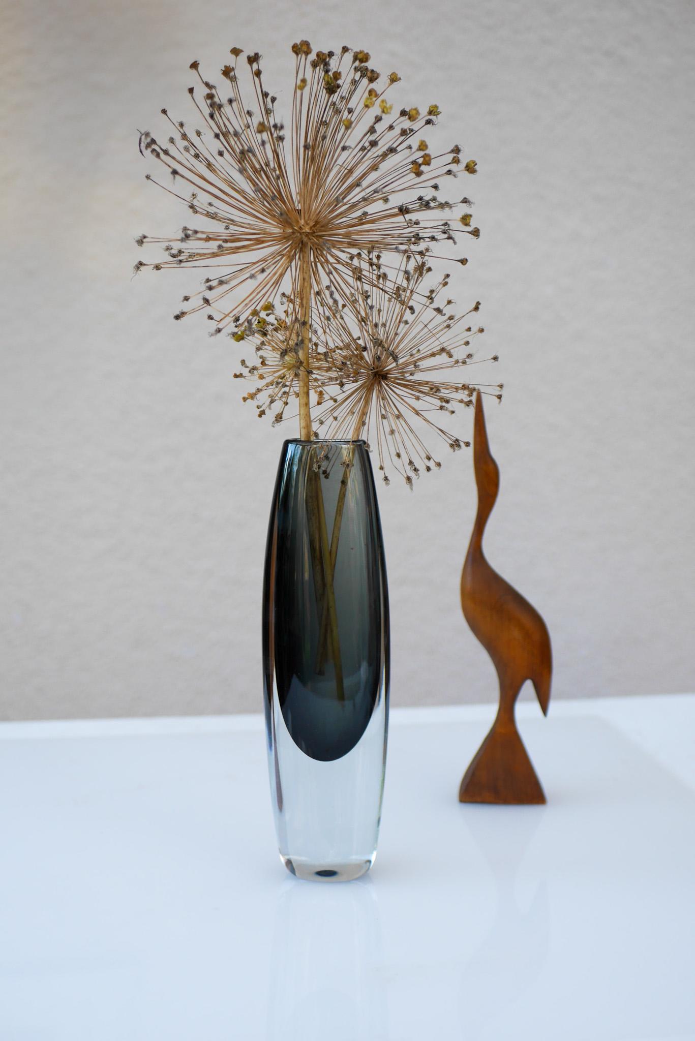 Fatto a mano Vaso in vetro sommerso di Gunnar Nylund, design scandinavo della metà del secolo scorso in vendita