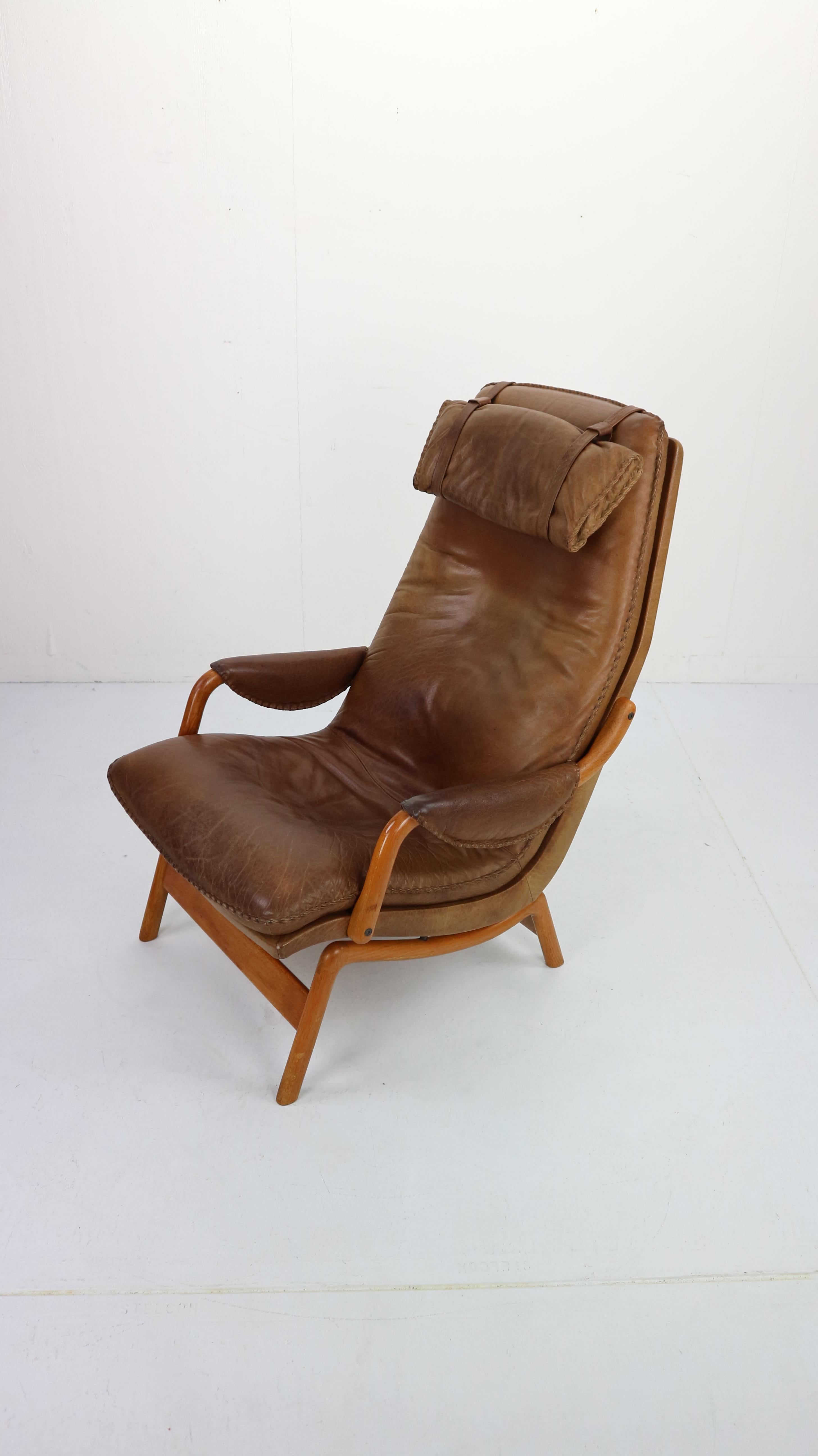 Scandinavian Midcentury Design Brown Leather Lounge Chair, 1960s In Good Condition In The Hague, NL