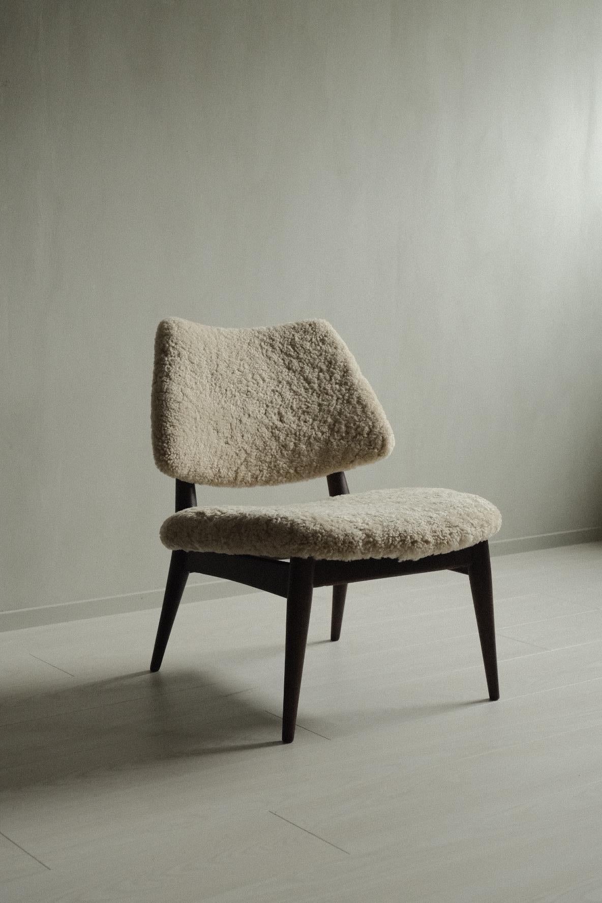 Norwegian Scandinavian mid-century easy chair in shearling, produced in Norway, 1950s