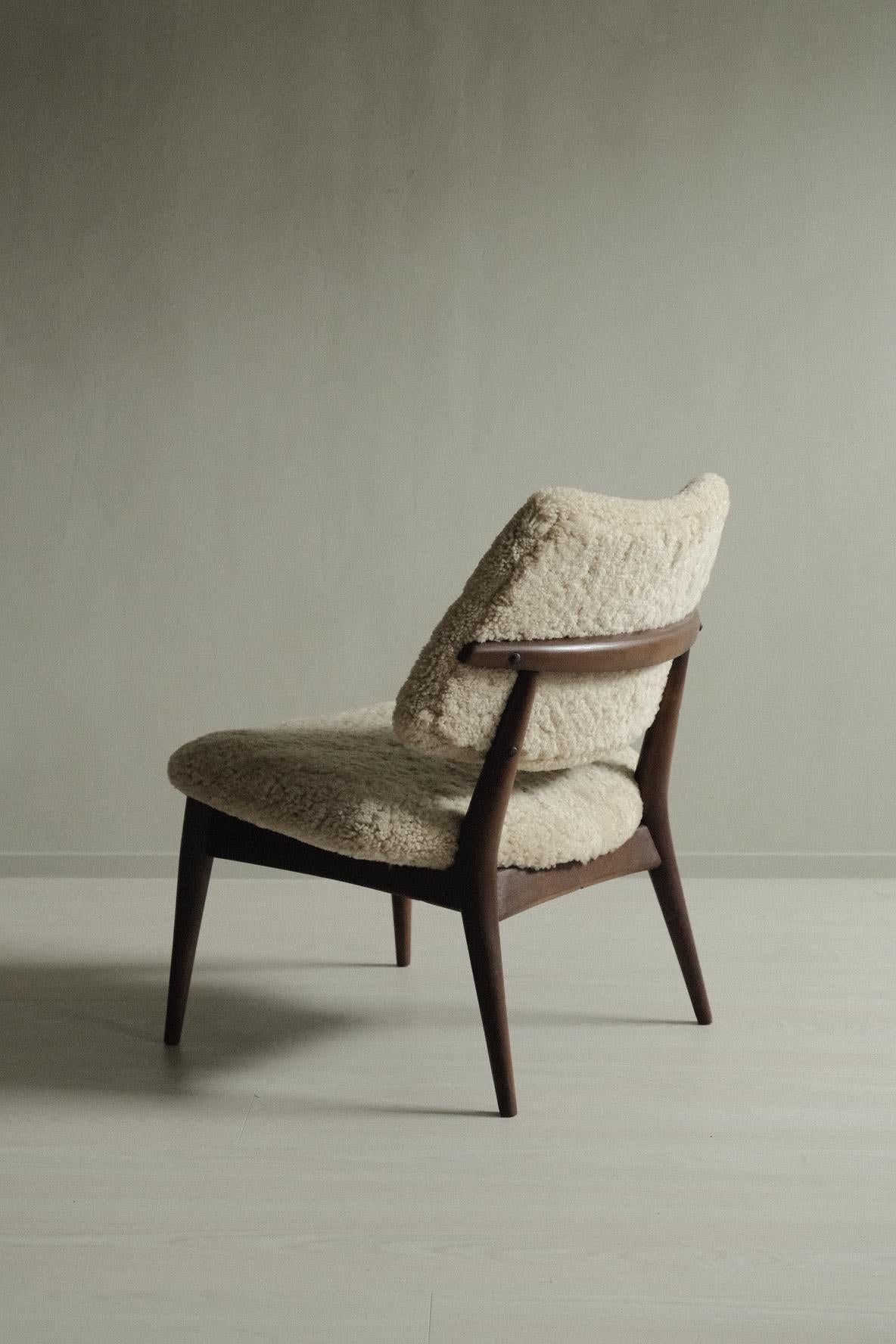 20th Century Scandinavian mid-century easy chair in shearling, produced in Norway, 1950s