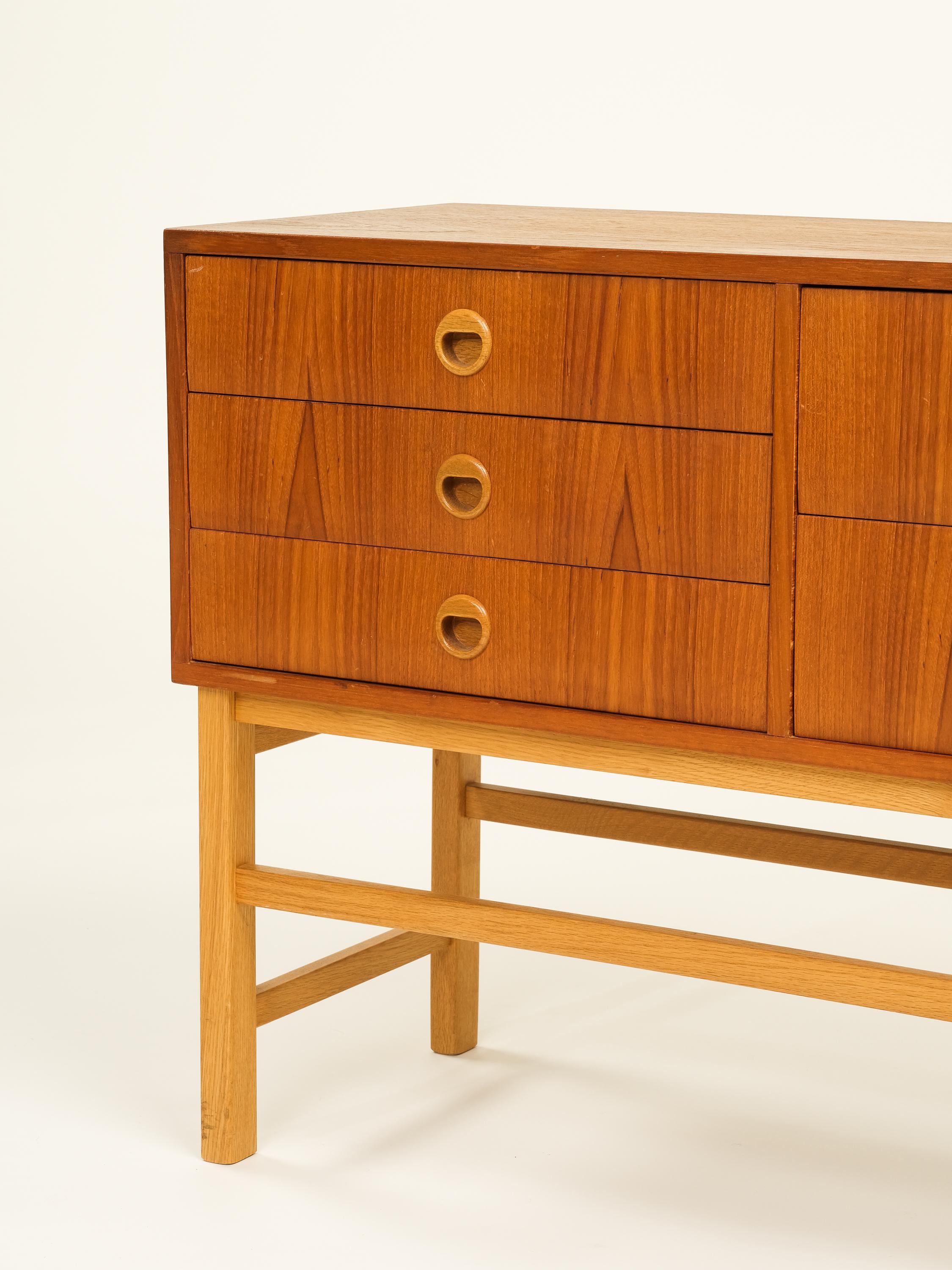 Mid-20th Century Scandinavian Mid-Century Five Drawer Console Table in Teak & Oak For Sale