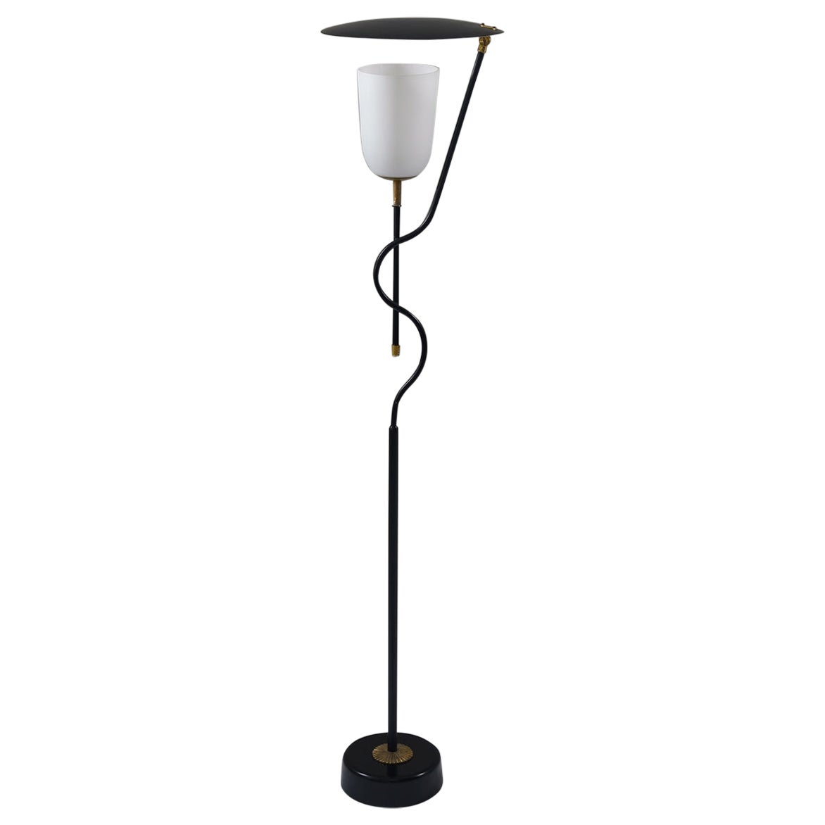 Lampadaire scandinave mi-siècle en métal et laiton