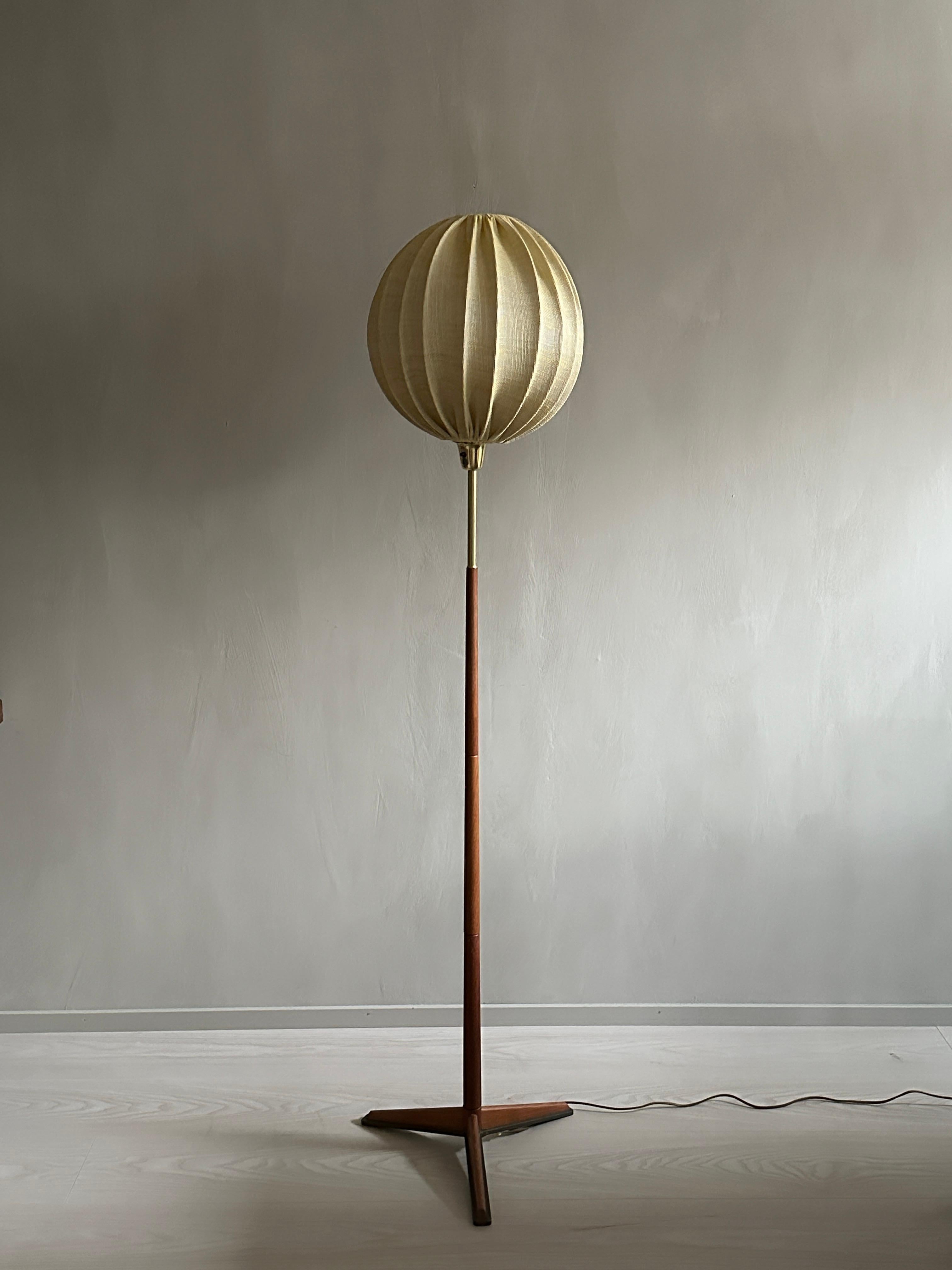 Scandinavian Mid-Century Floor Lamp, Möllers Armatur Eskilstuna, Sweden C. 1950s 3