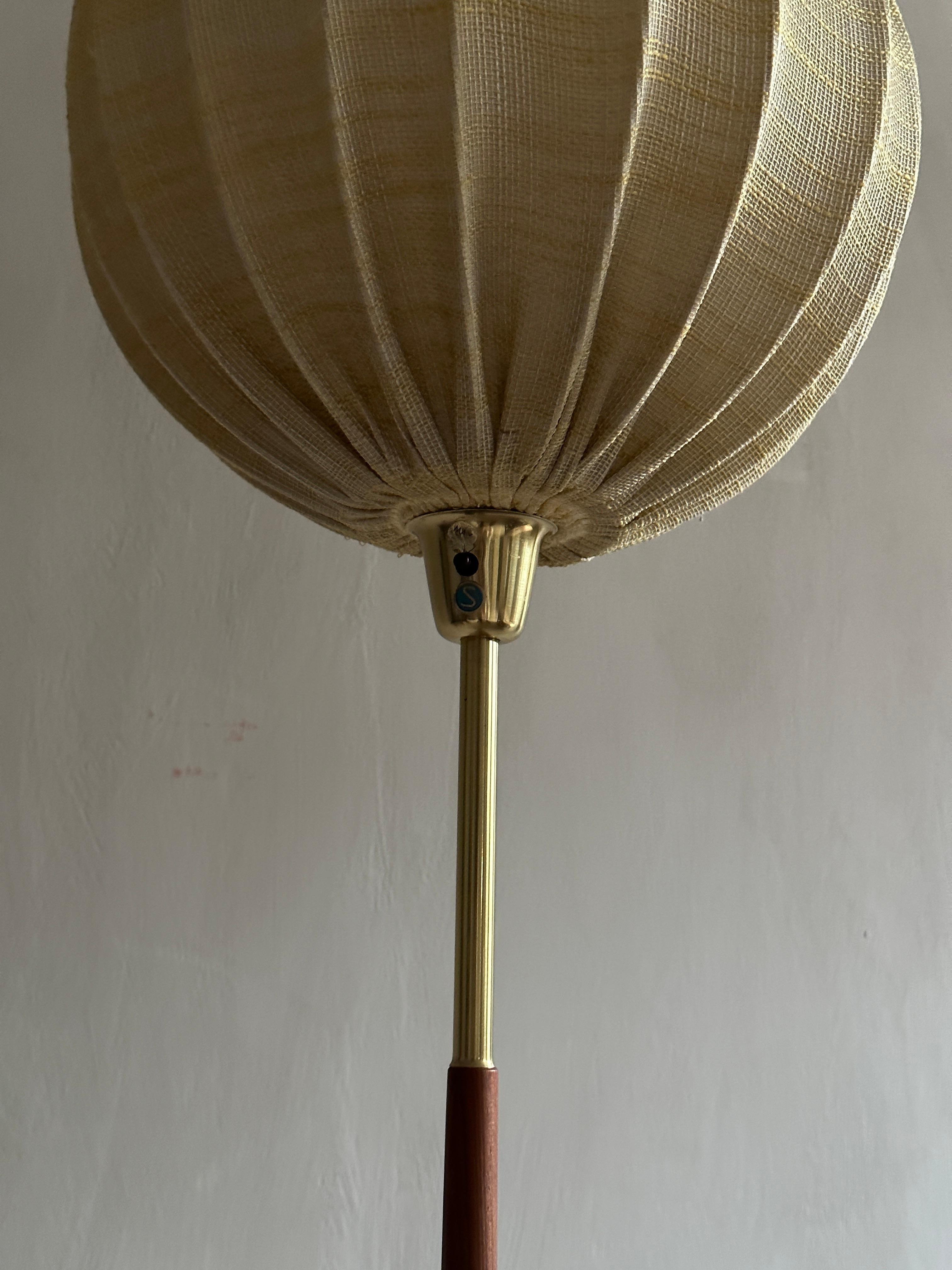 Scandinavian Mid-Century Floor Lamp, Möllers Armatur Eskilstuna, Sweden C. 1950s In Good Condition In Hønefoss, 30