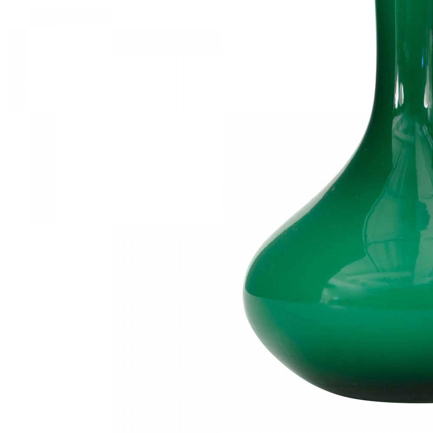 Scandinavian Mid-Century Green and White Glass Vase In condizioni buone in vendita a Queens, NY