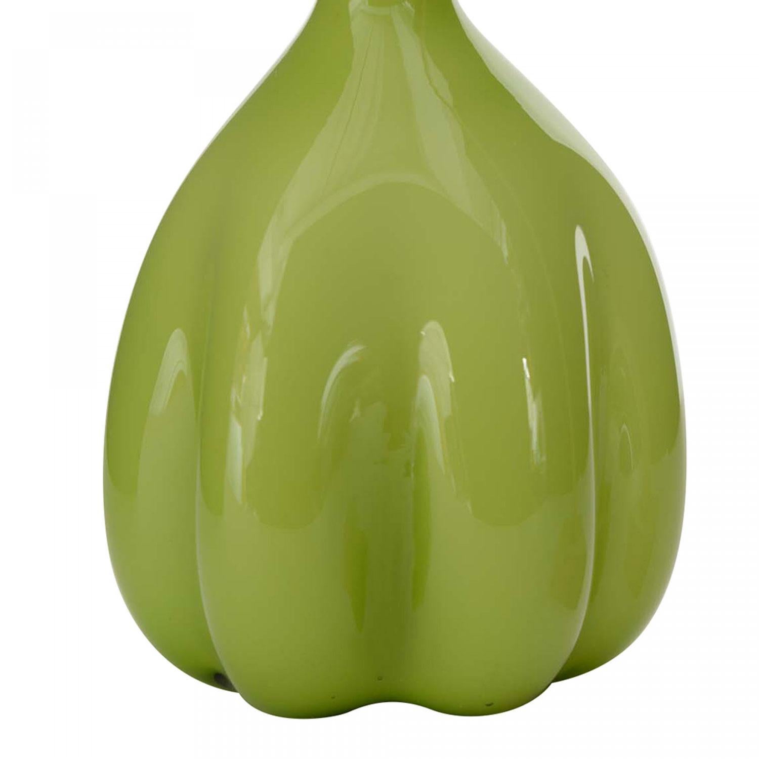 Scandinavo Scandinavian Mid-Century Green Glass Bud Vase in vendita