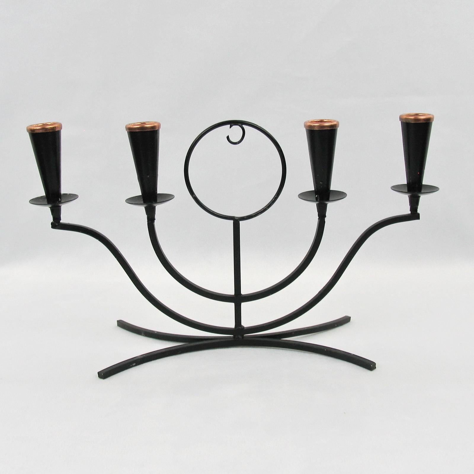 Skandinavische Mid-Century-Kerzenhalter aus Metall von Gunnar Ander Ystad (20. Jahrhundert) im Angebot