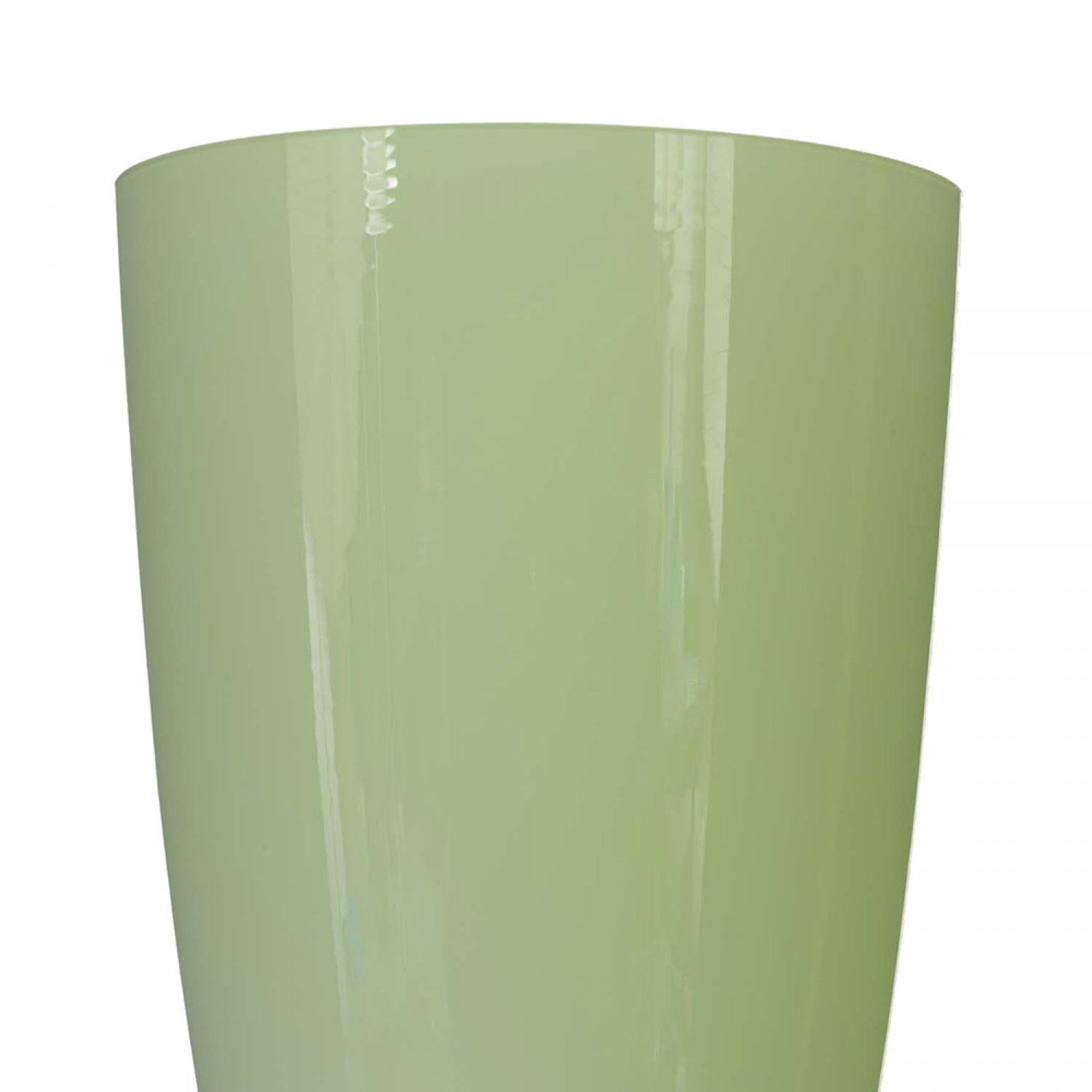 Moderno Scandinavian Mid-Century Light Green Glass Vase in vendita