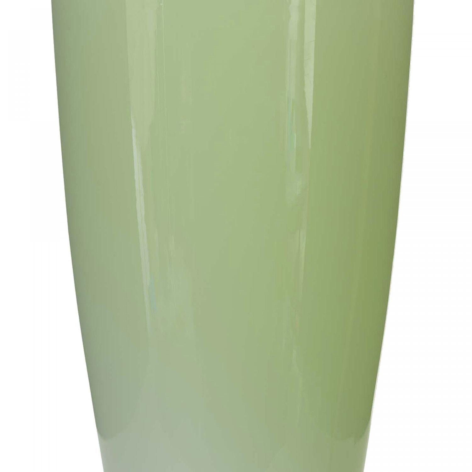 Scandinavo Scandinavian Mid-Century Light Green Glass Vase in vendita