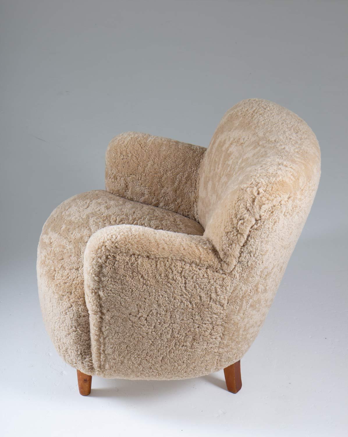 Scandinavian Mid Century Lounge Chairs in Sheepskin For Sale 2