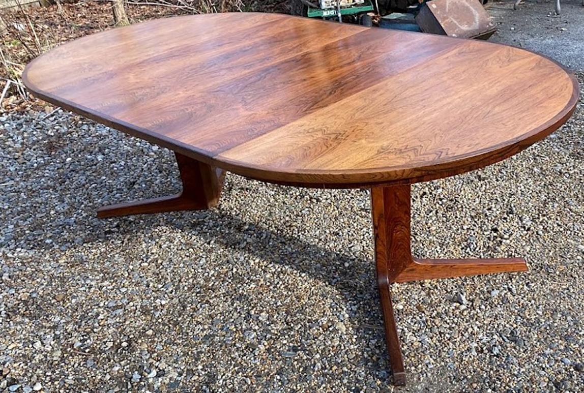 scandi oval dining table