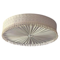 Lámpara de techo de estilo «Mid-Century Modern» escandinavo con pantalla plisada y flecos