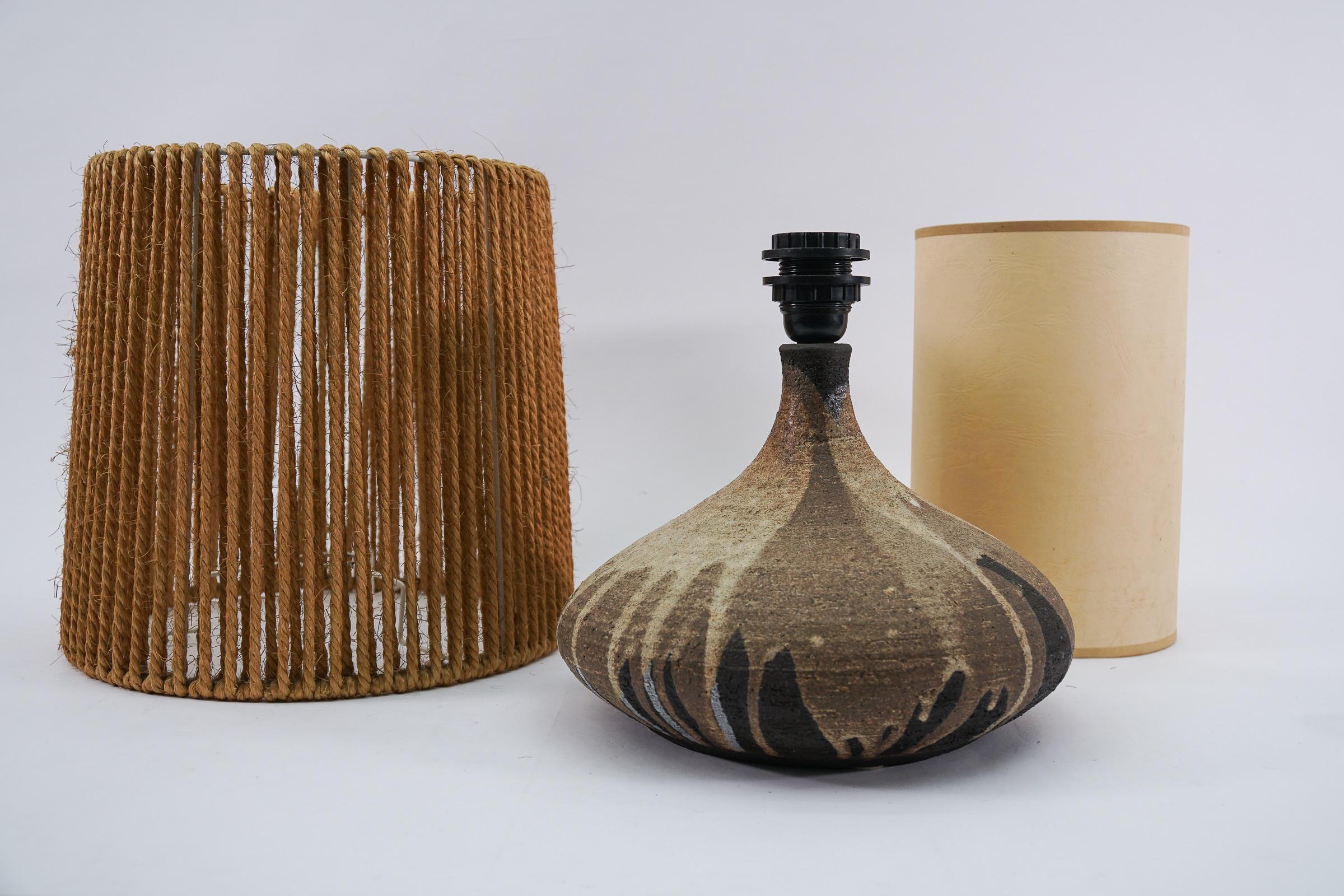 Skandinavische Mid-Century-Modern-Tischlampe aus Keramik, 1960er Jahre  im Angebot 9