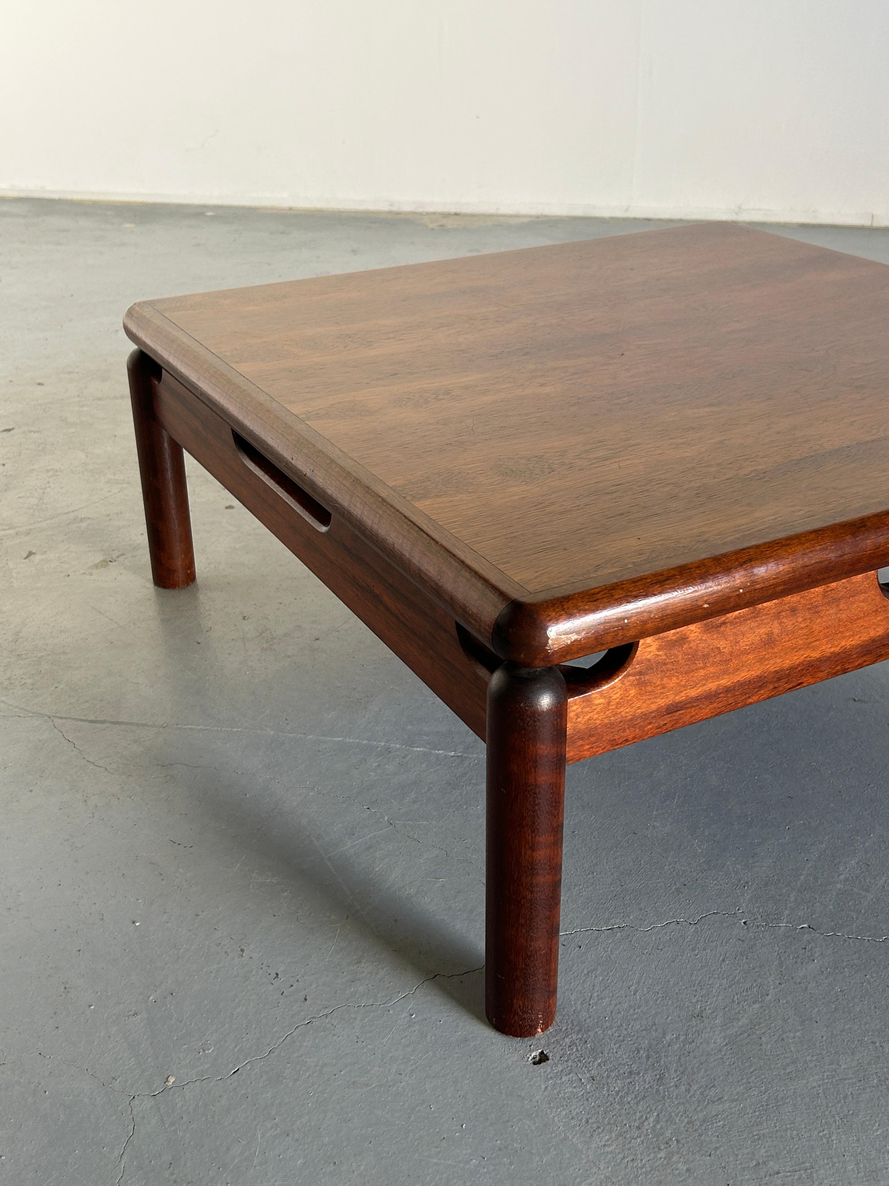 Scandinavian Mid-Century-Modern Coffee Table in Rosewood by Opal Möbel, 1970s  In Good Condition In Zagreb, HR