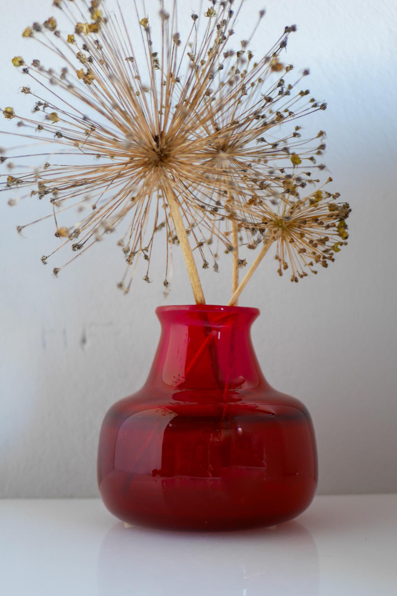 Vaso in vetro artistico di Erik Höglund, Svezia, dal design scandinavo di metà secolo moderno In condizioni buone in vendita a Skarpnäck, SE