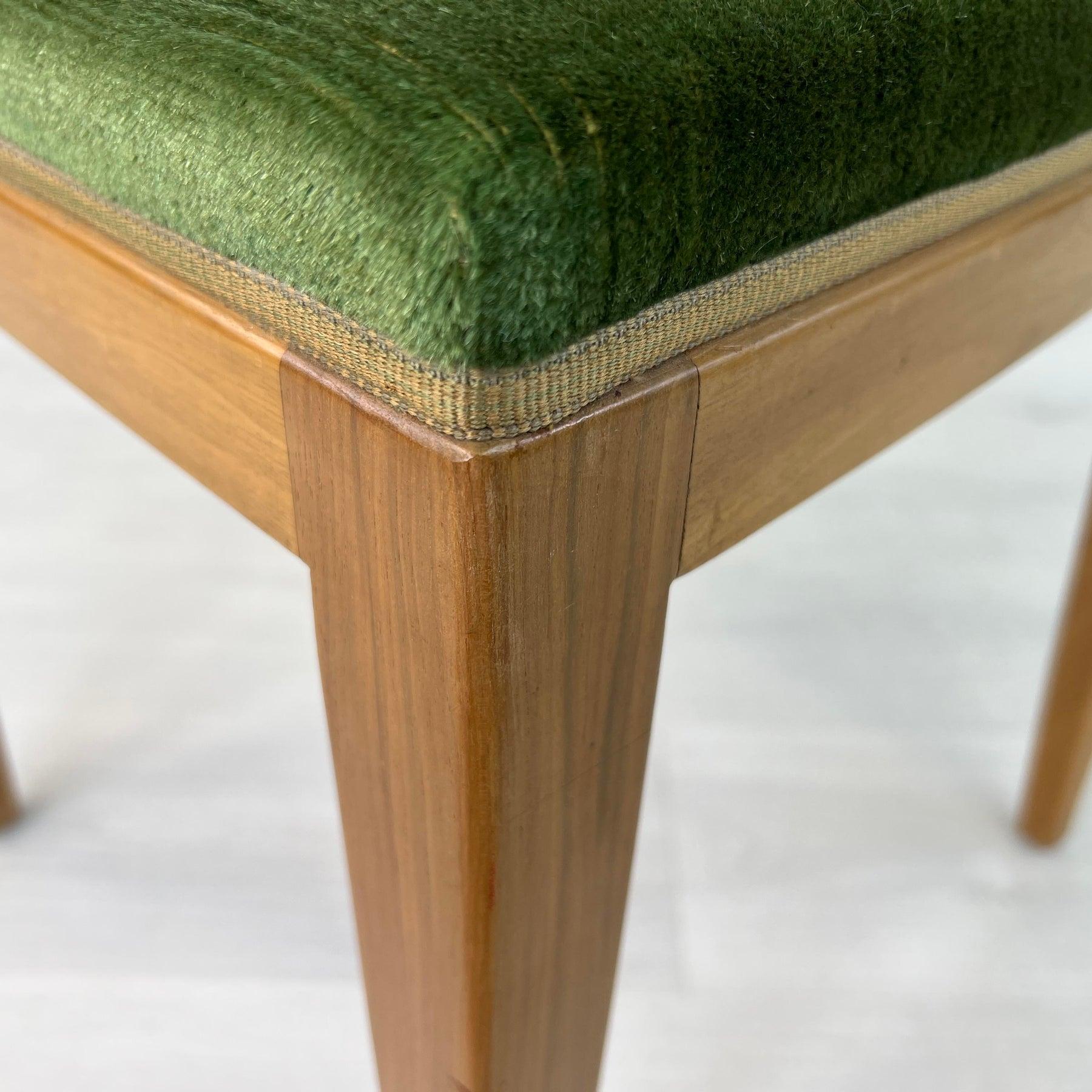 Scandinavian Mid-Century Modern Dining Chairs – Set of 5 en vente 3
