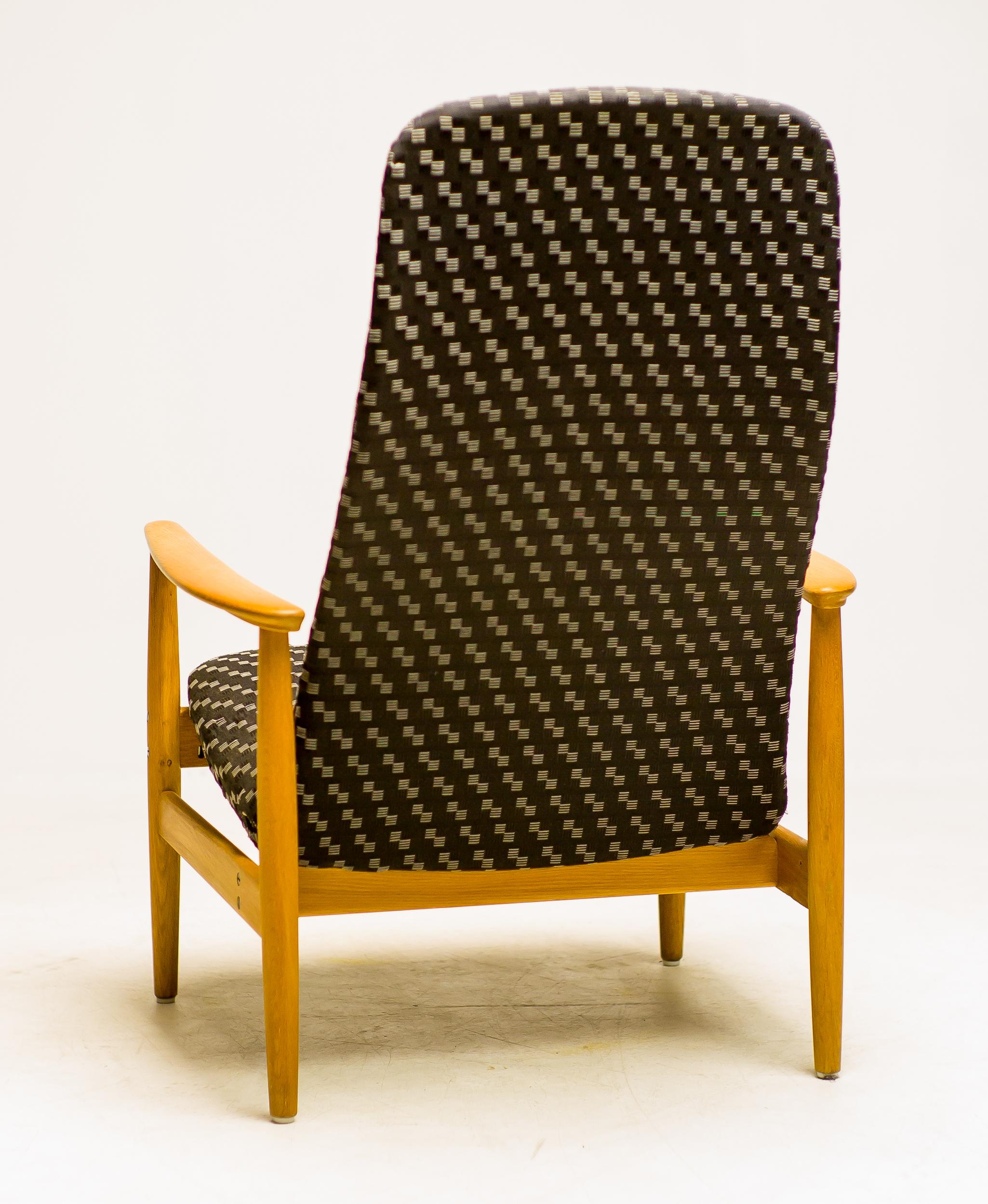 Svedese Scandinavian Mid Century Modern Lounge Chair by Alf Svensson in vendita