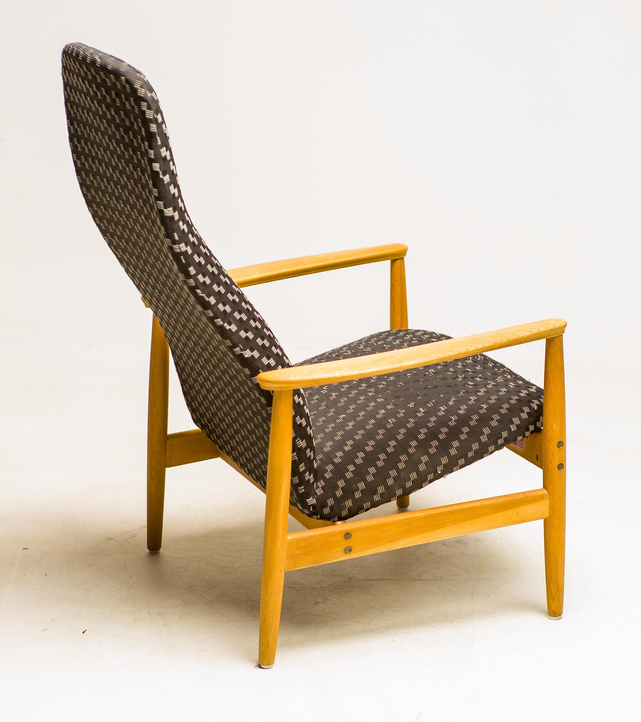 Lana Scandinavian Mid Century Modern Lounge Chair by Alf Svensson in vendita