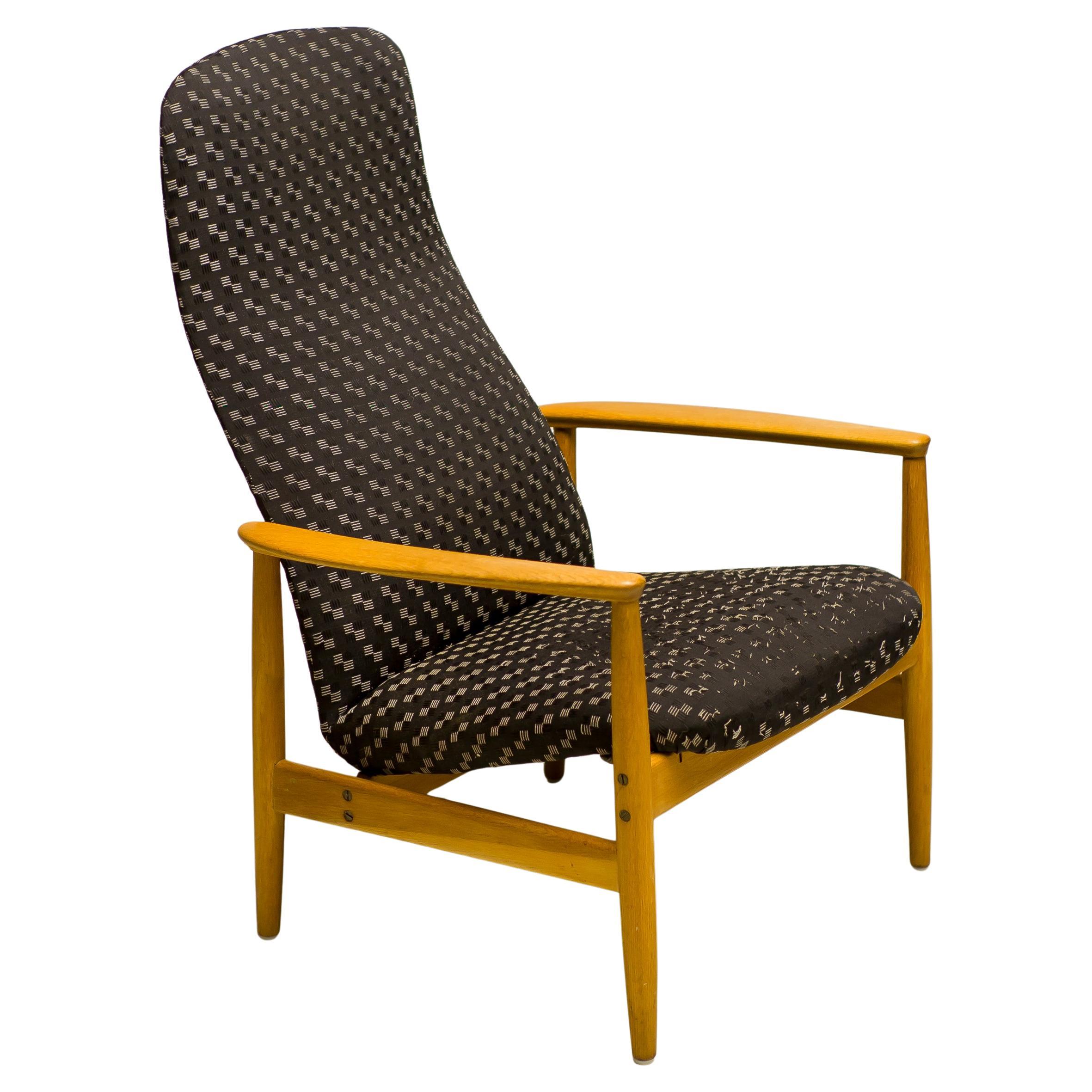 Scandinavian Mid Century Modern Lounge Chair by Alf Svensson in vendita