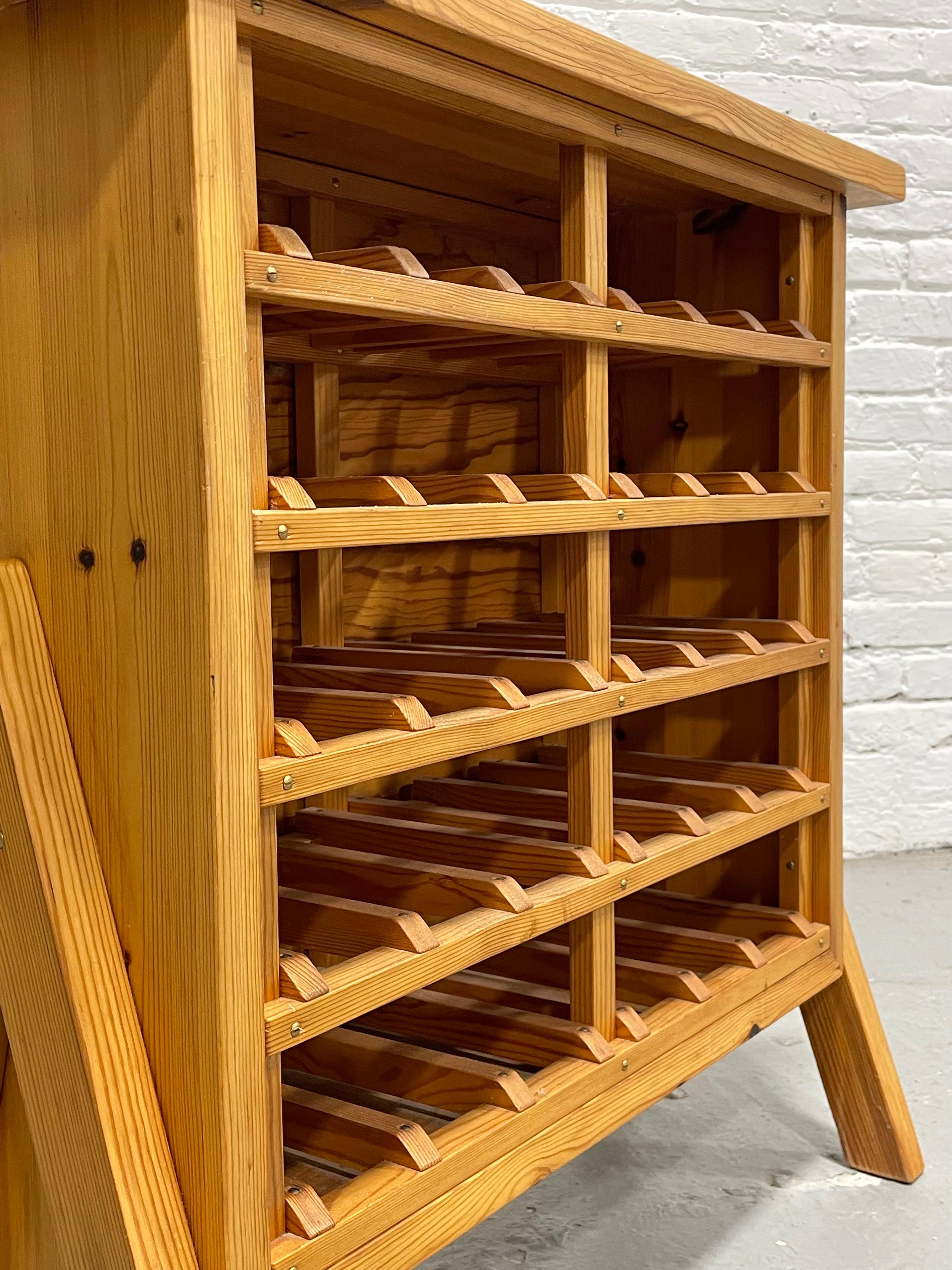 SCANDINAVIAN Mid Century Modern PINE Wine Rack c. 1970’s In condizioni buone in vendita a Weehawken, NJ