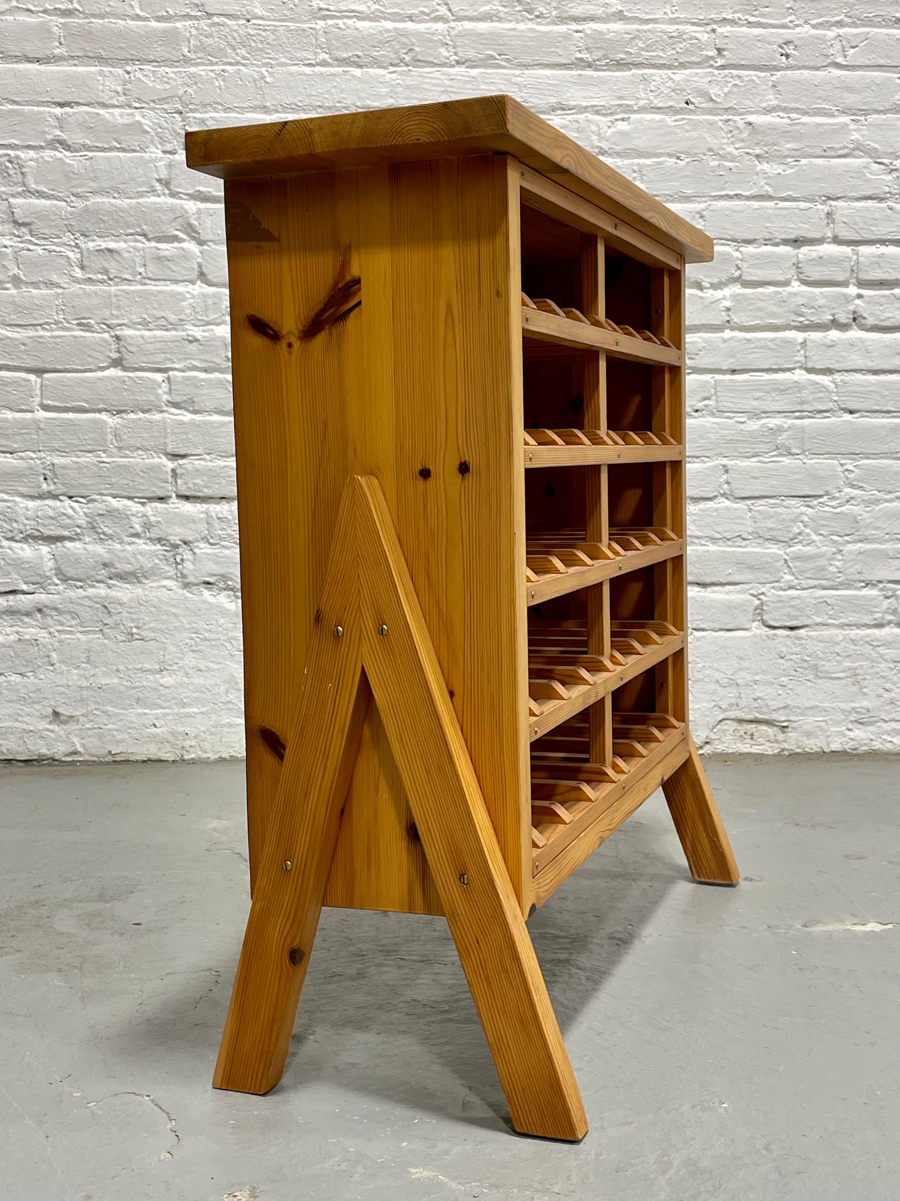 Pino SCANDINAVIAN Mid Century Modern PINE Wine Rack c. 1970’s in vendita