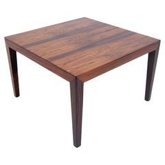 Skandinavischer Rosenholz-Beistelltisch / Couchtisch aus der Mitte des Jahrhunderts, ca. 1960er Jahre