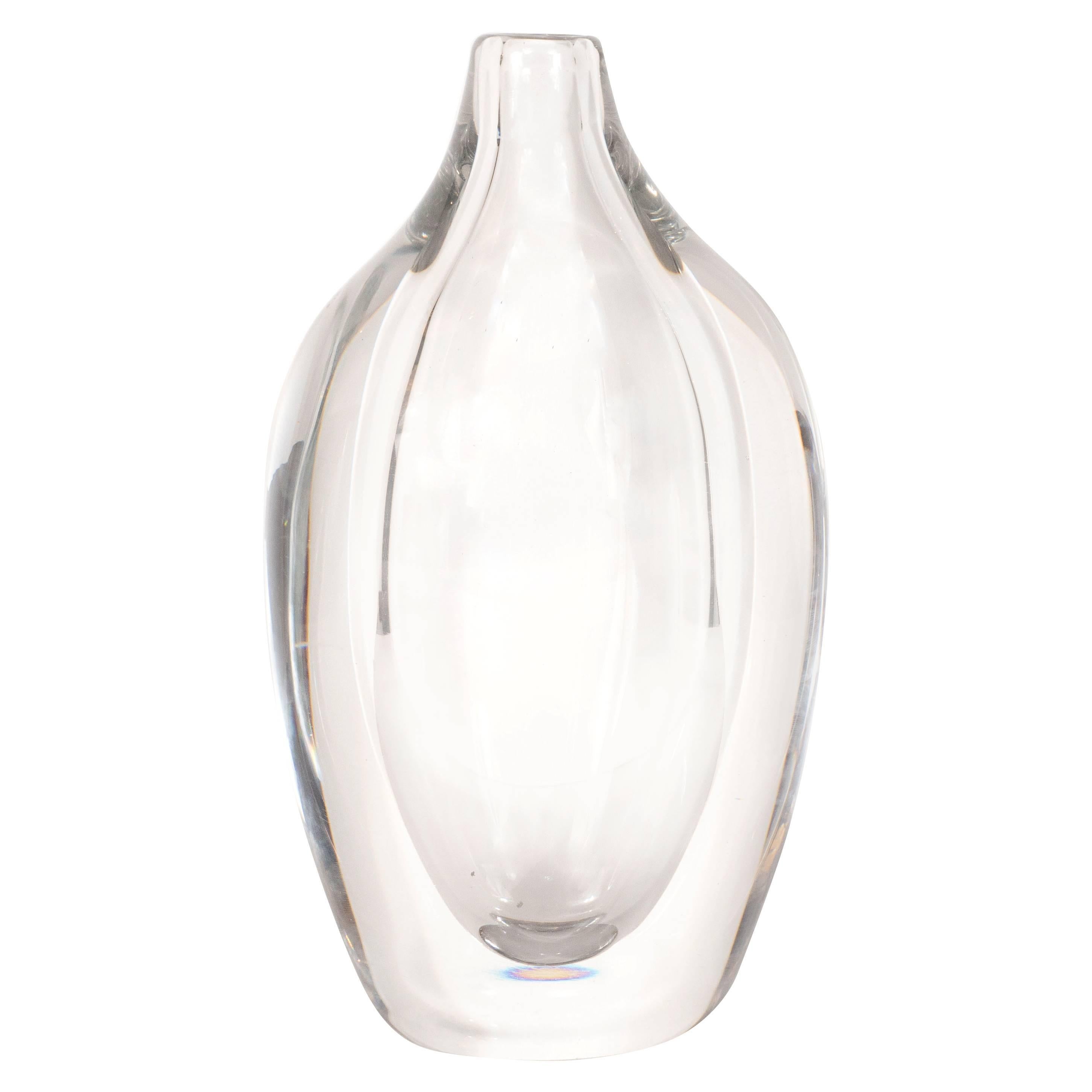 Vase en verre translucide sculptural scandinave moderne mi-siècle moderne d'Orrefors