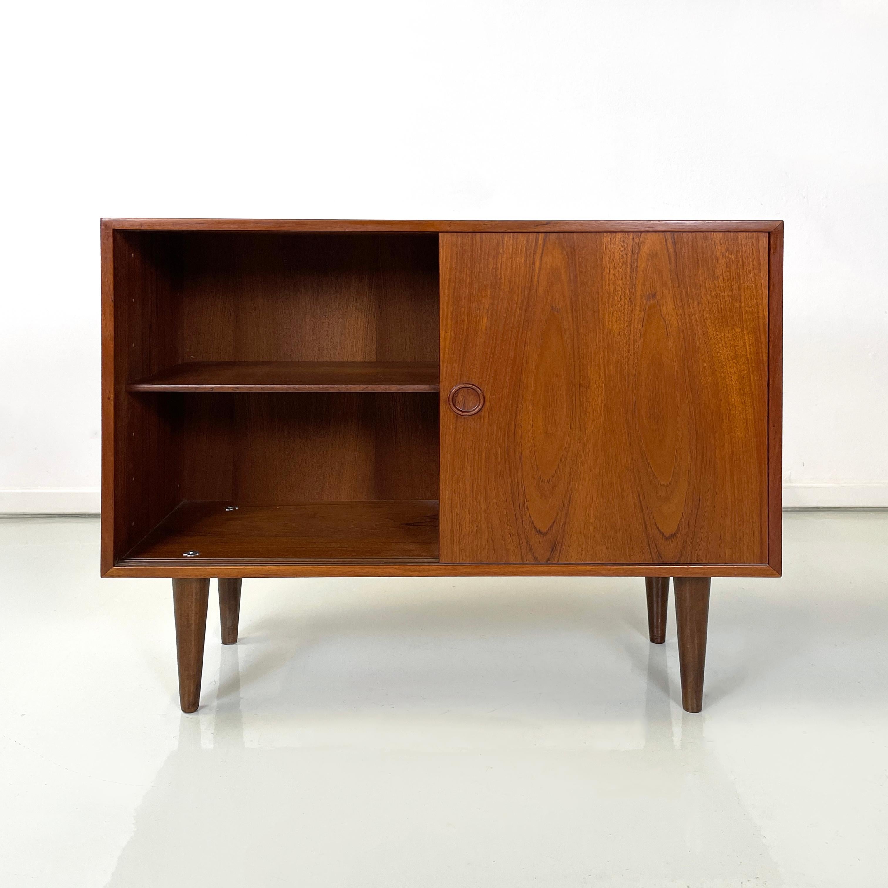 Scandinavian mid-century modern Sideboard in teak with two sliding doors, 1960s In Good Condition In MIlano, IT