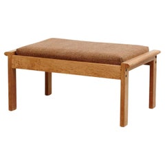 Tabouret scandinave moderne de l'époque médiévale en bois et tissu brun, vers 1960