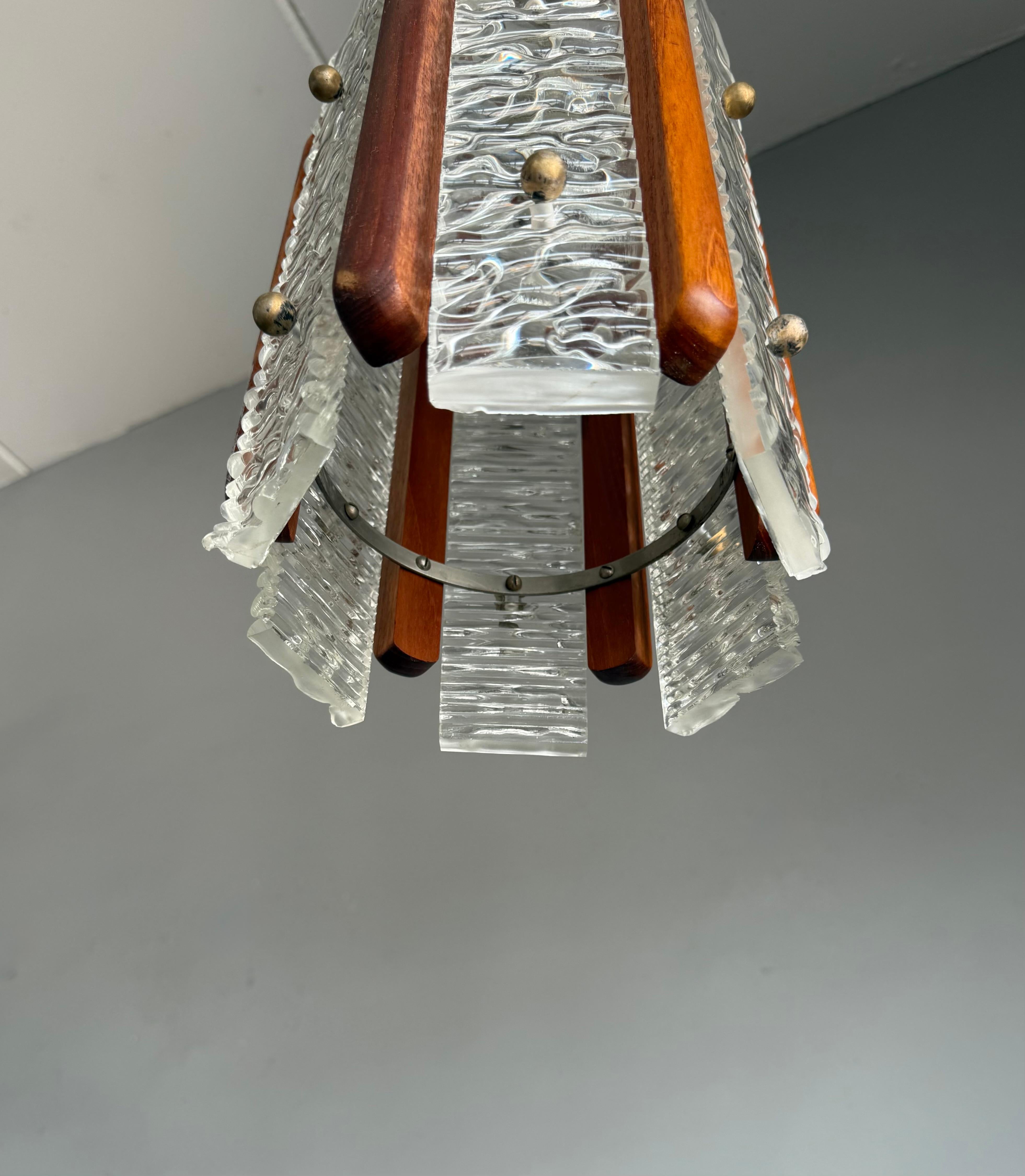 Scandinavian Mid-Century Modern Teak and Textured Glass Pendant Light, 1960s in vendita 3