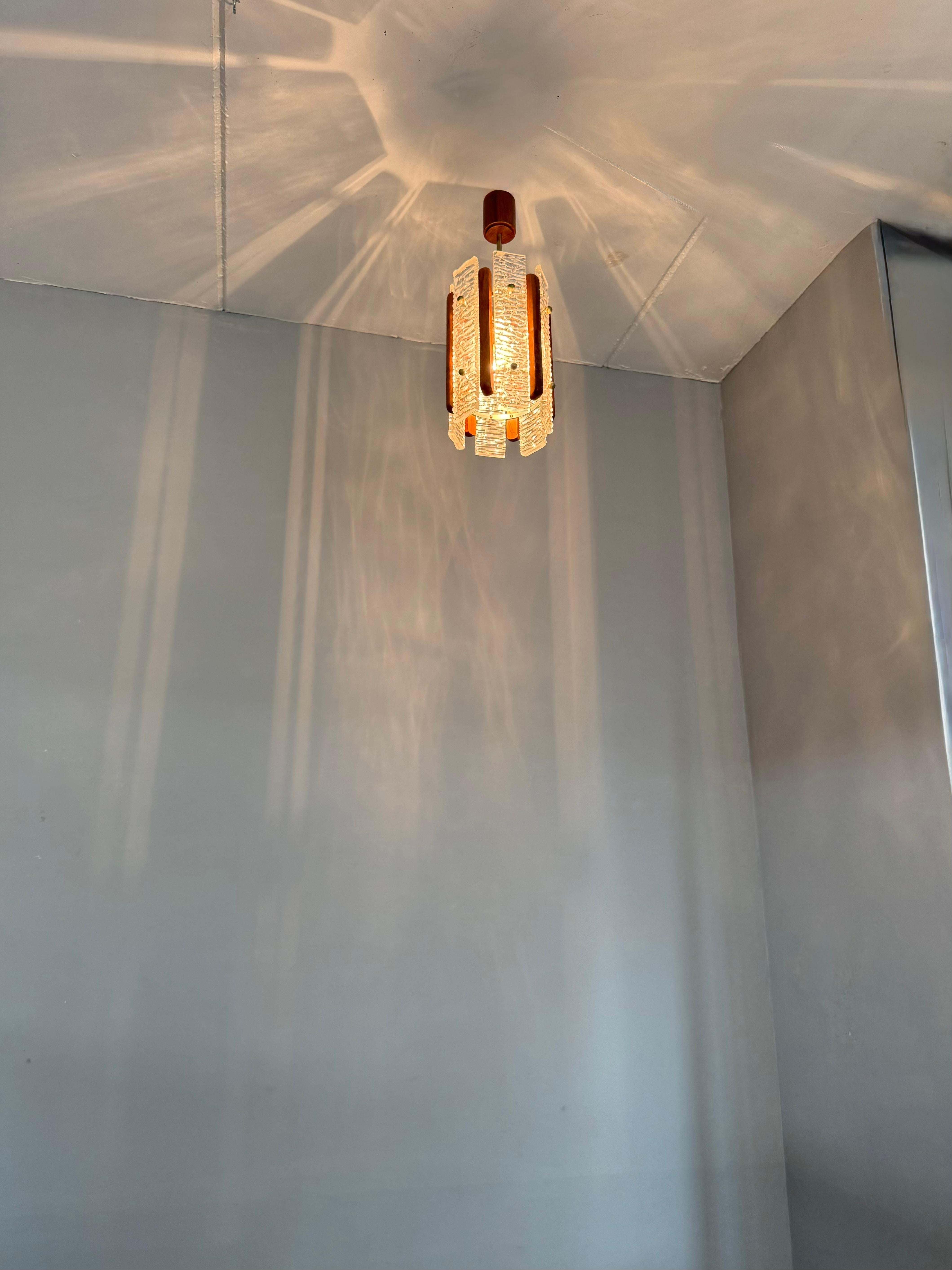 Scandinavian Mid-Century Modern Teak and Textured Glass Pendant Light, 1960s in vendita 12