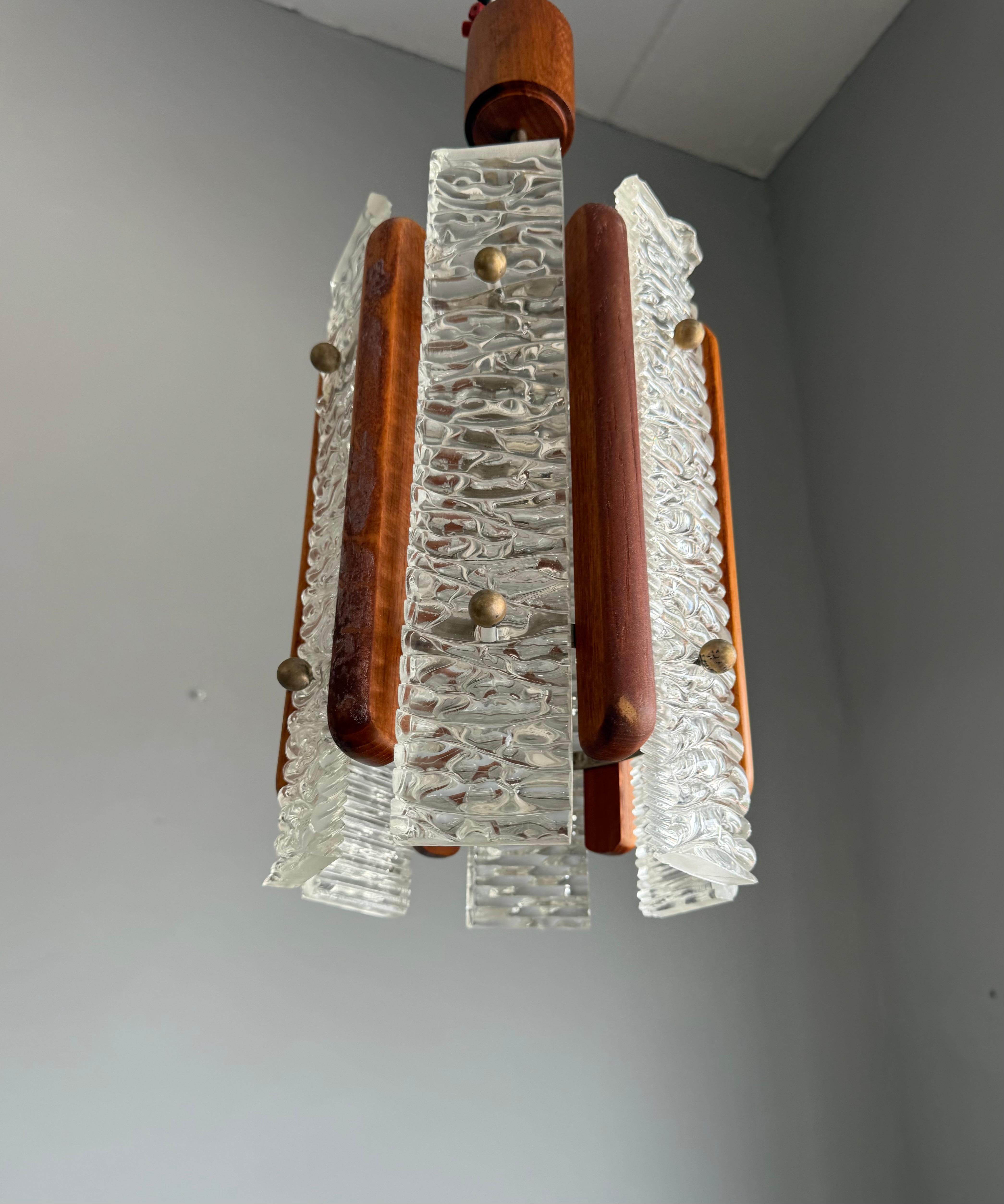 Europeo Scandinavian Mid-Century Modern Teak and Textured Glass Pendant Light, 1960s in vendita