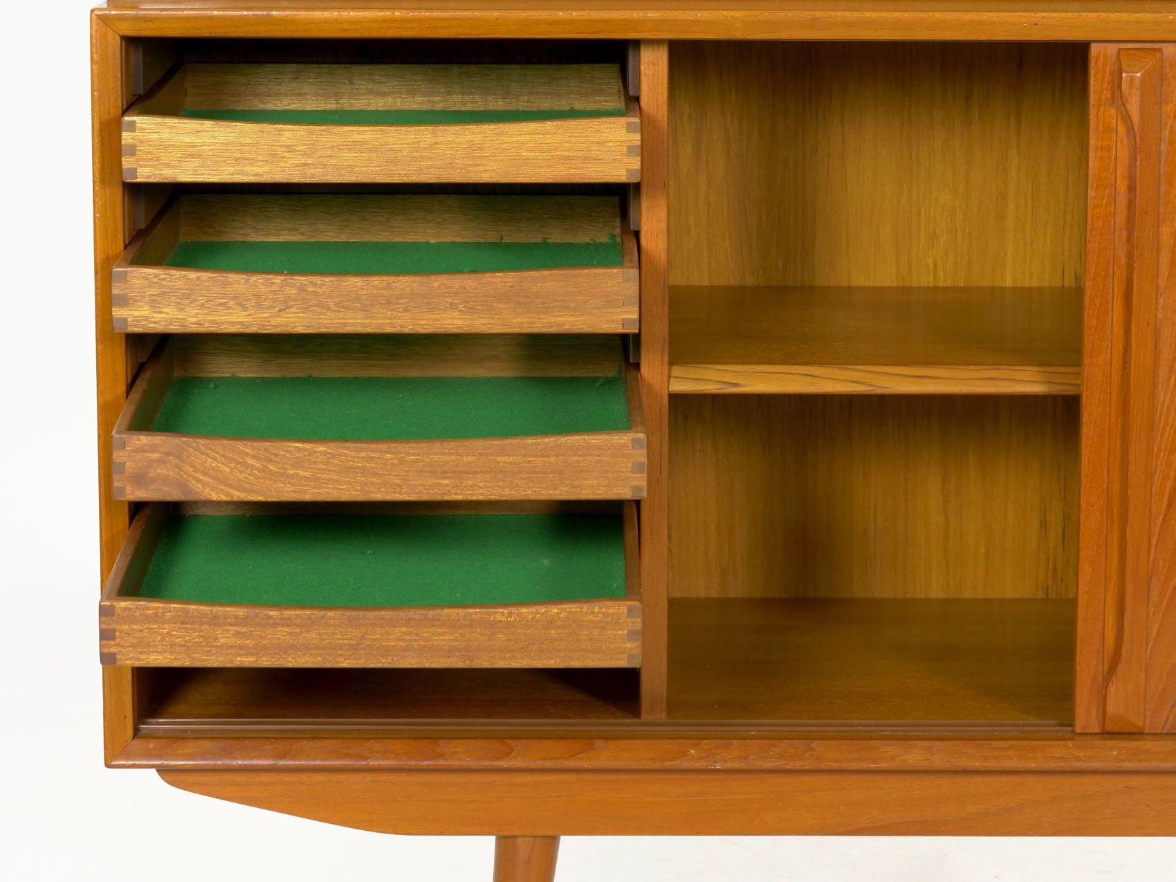 Scandinavian Mid-Century Modern Teak Bookcase Cabinet, circa 1960-1970 4