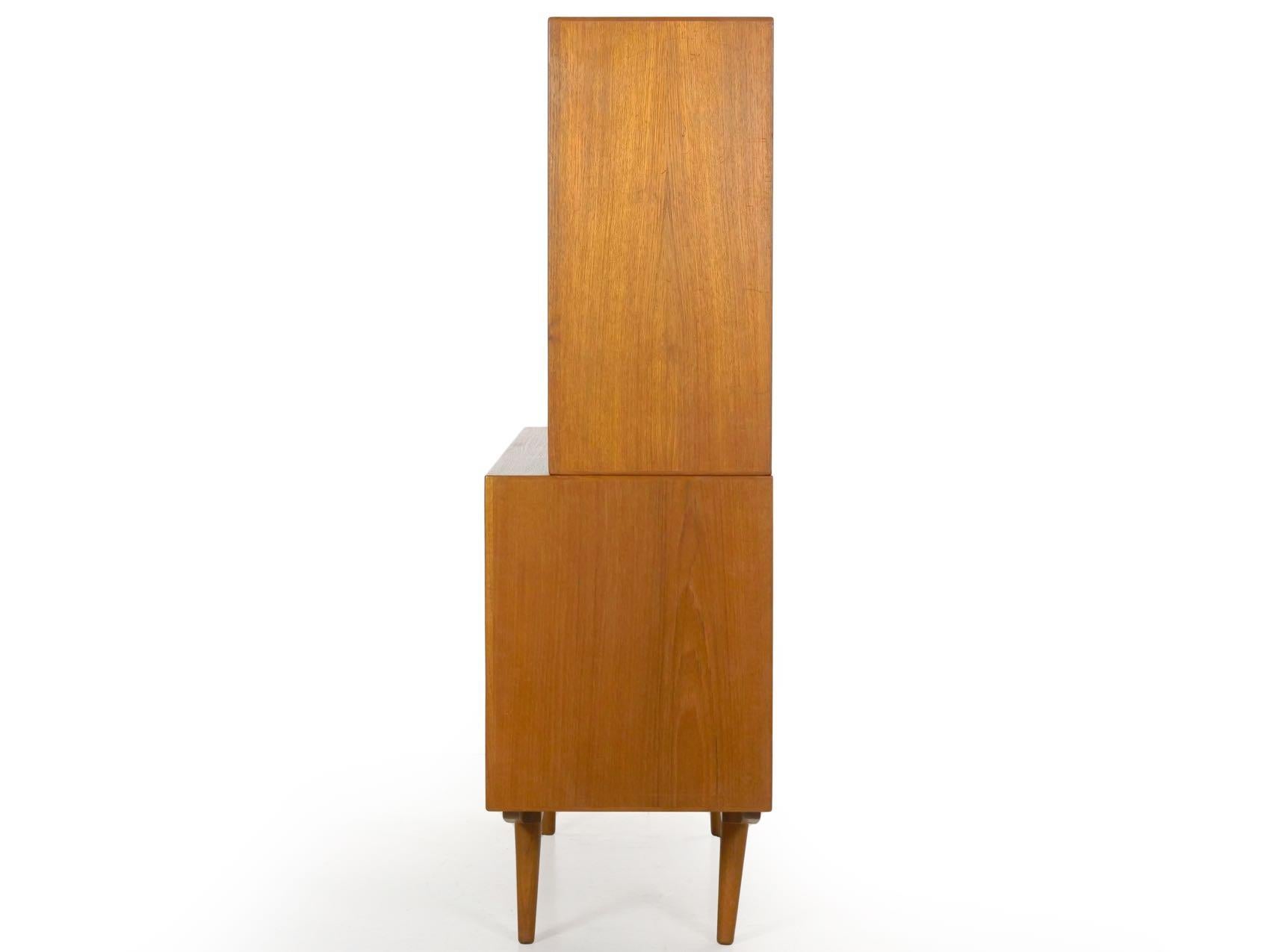 Scandinavian Mid-Century Modern Teak Bookcase Cabinet, circa 1960-1970 7