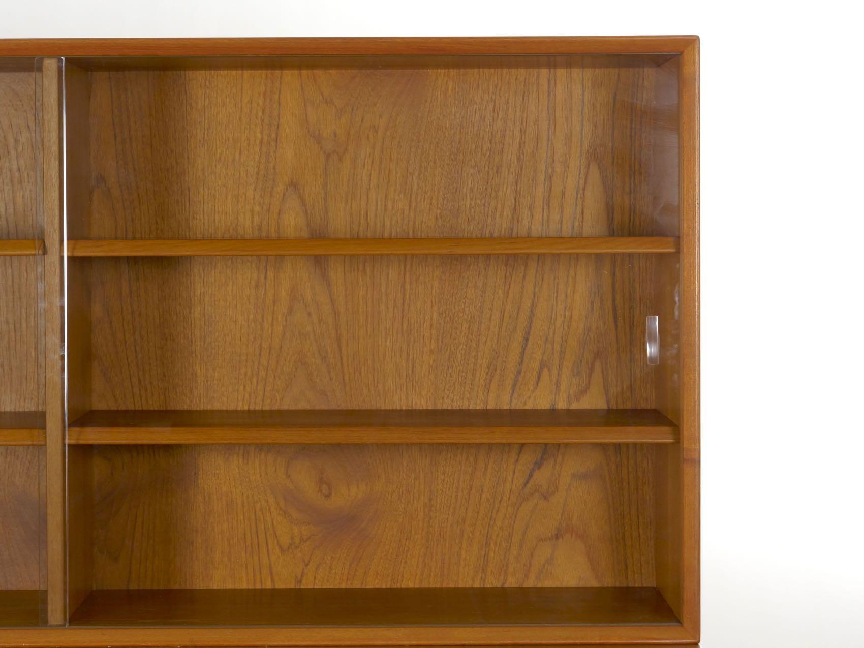 European Scandinavian Mid-Century Modern Teak Bookcase Cabinet, circa 1960-1970