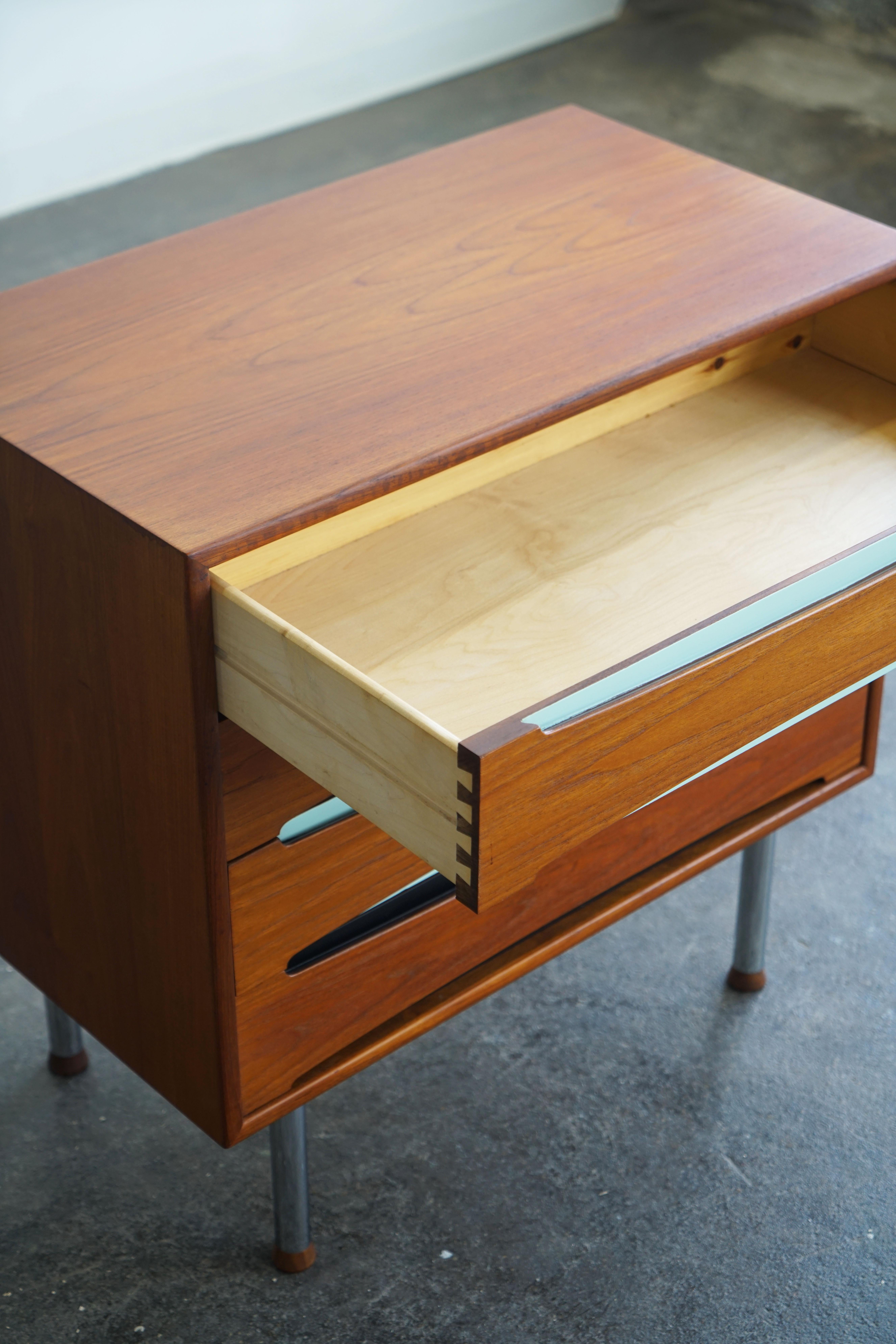 Scandinavian mid-century modern teak cabinet chest in the manner of Arne Vodder For Sale 1