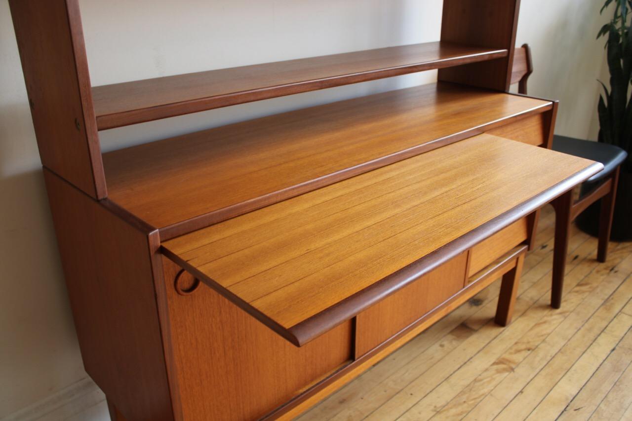 Scandinavian Mid-Century Modern Teak Shelf Unit 7