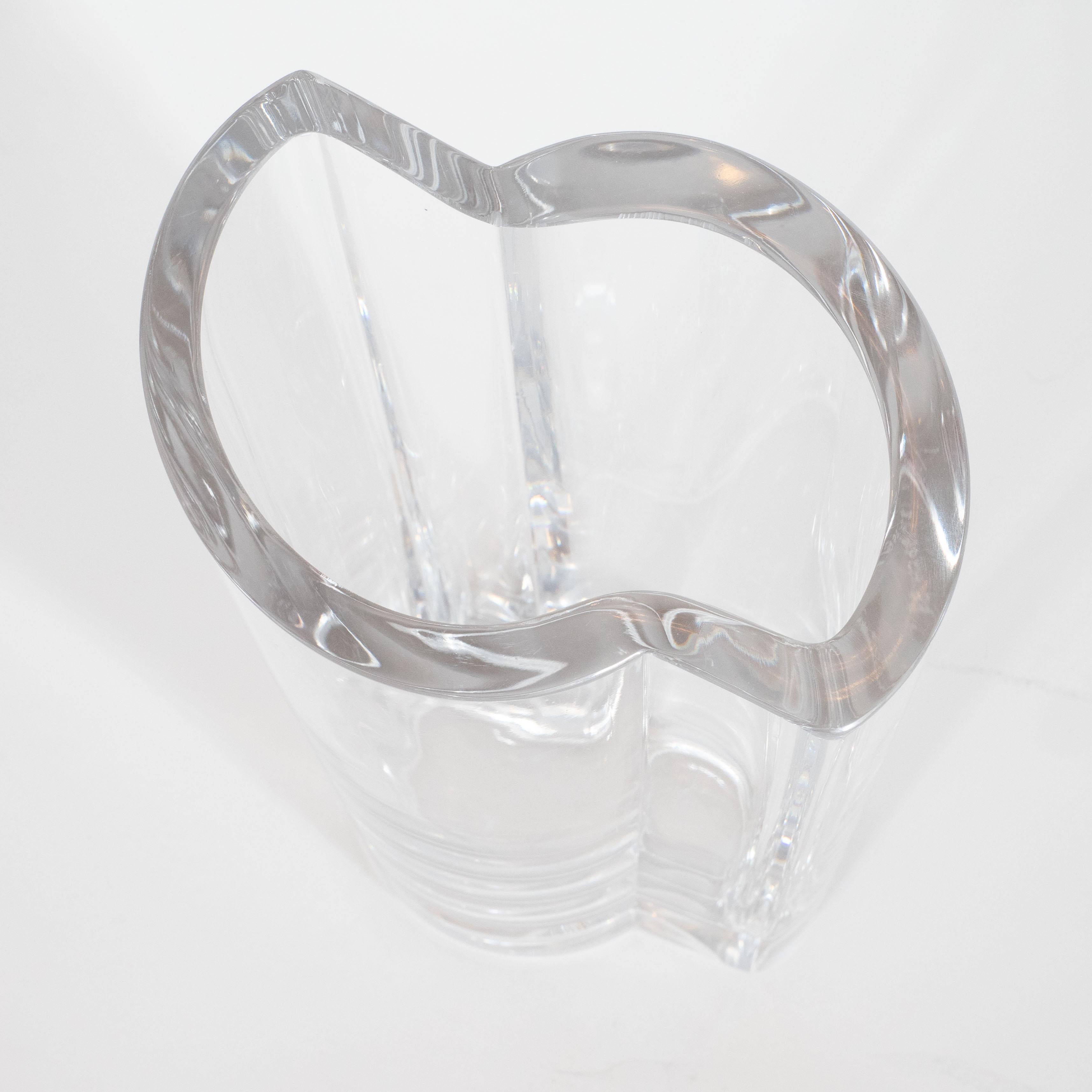 Milieu du XXe siècle Vase en verre translucide scandinave moderne mi-siècle moderne d'Orrefors en vente