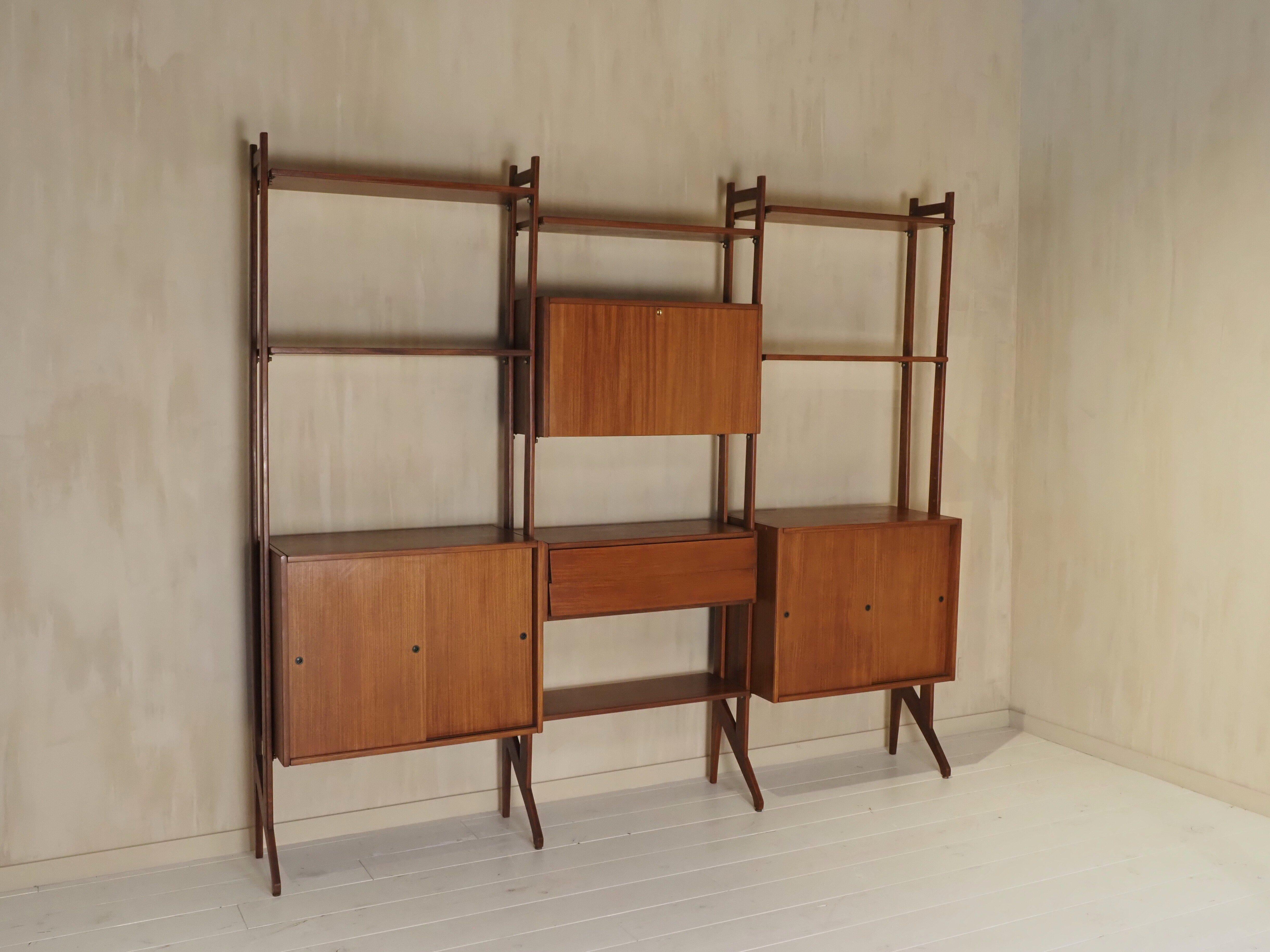 Scandinavo moderno Unità moderna scandinava di metà secolo in vendita