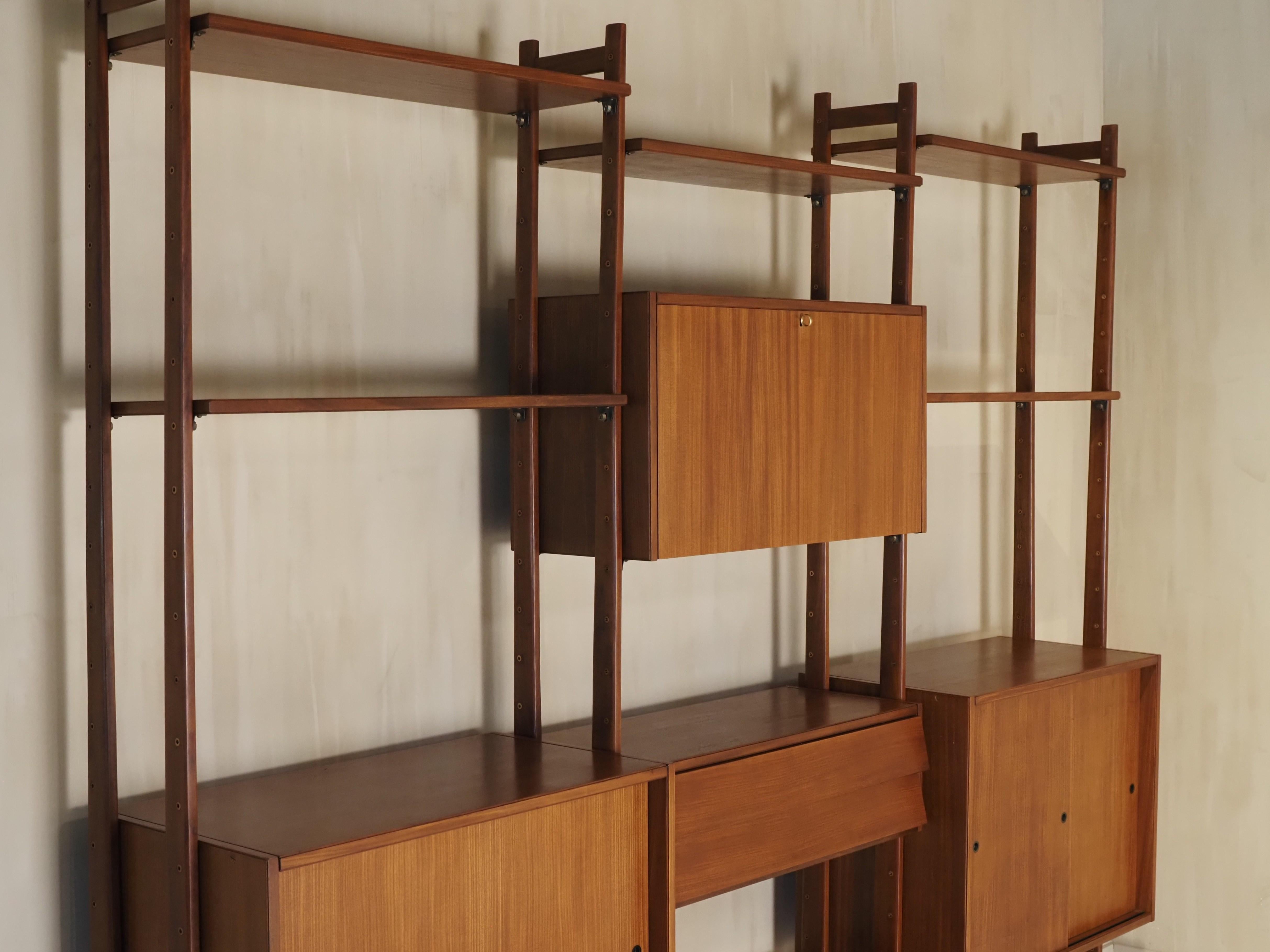 Unità moderna scandinava di metà secolo In condizioni buone in vendita a Diest, BE