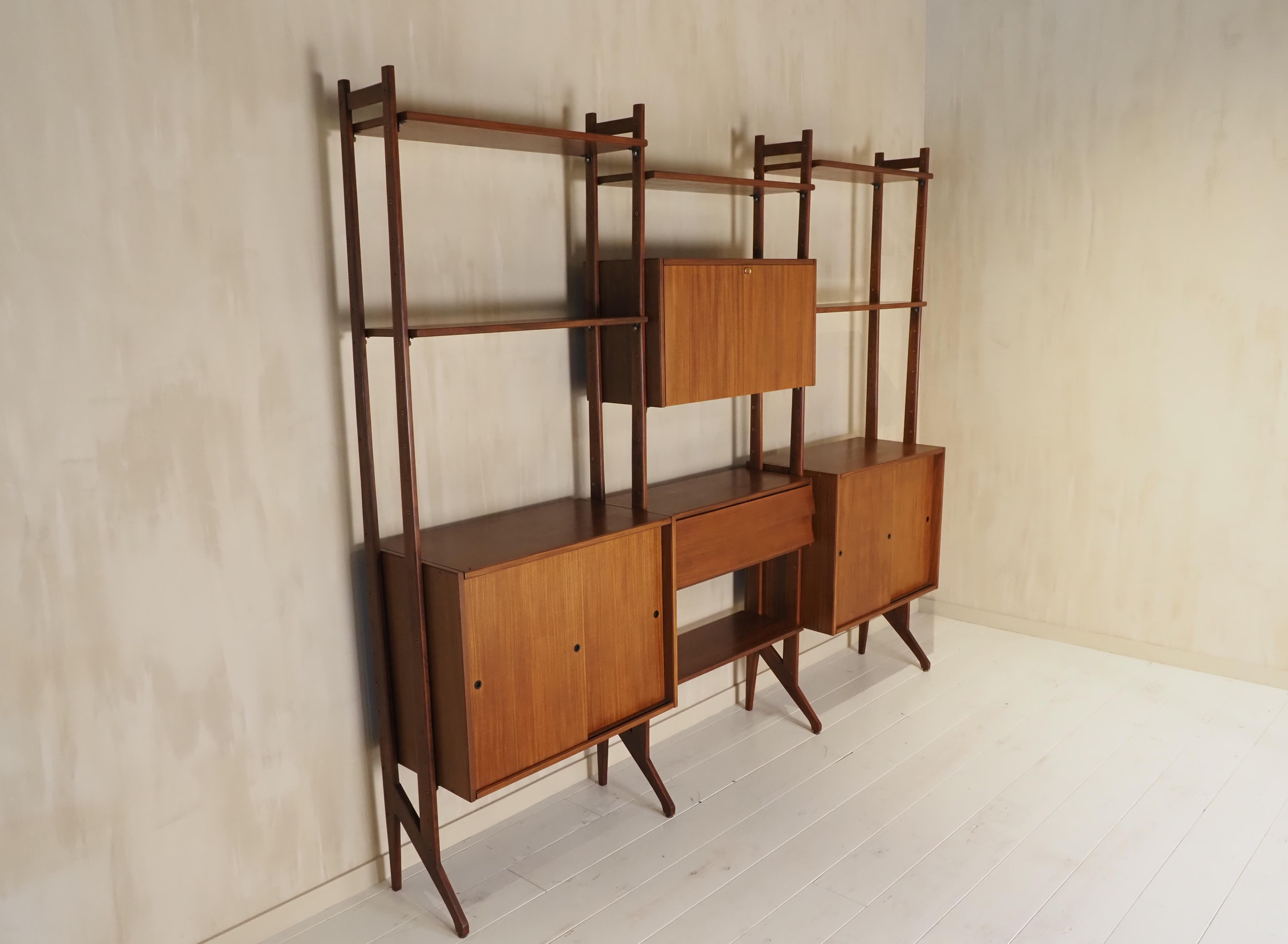 Metà XX secolo Unità moderna scandinava di metà secolo in vendita