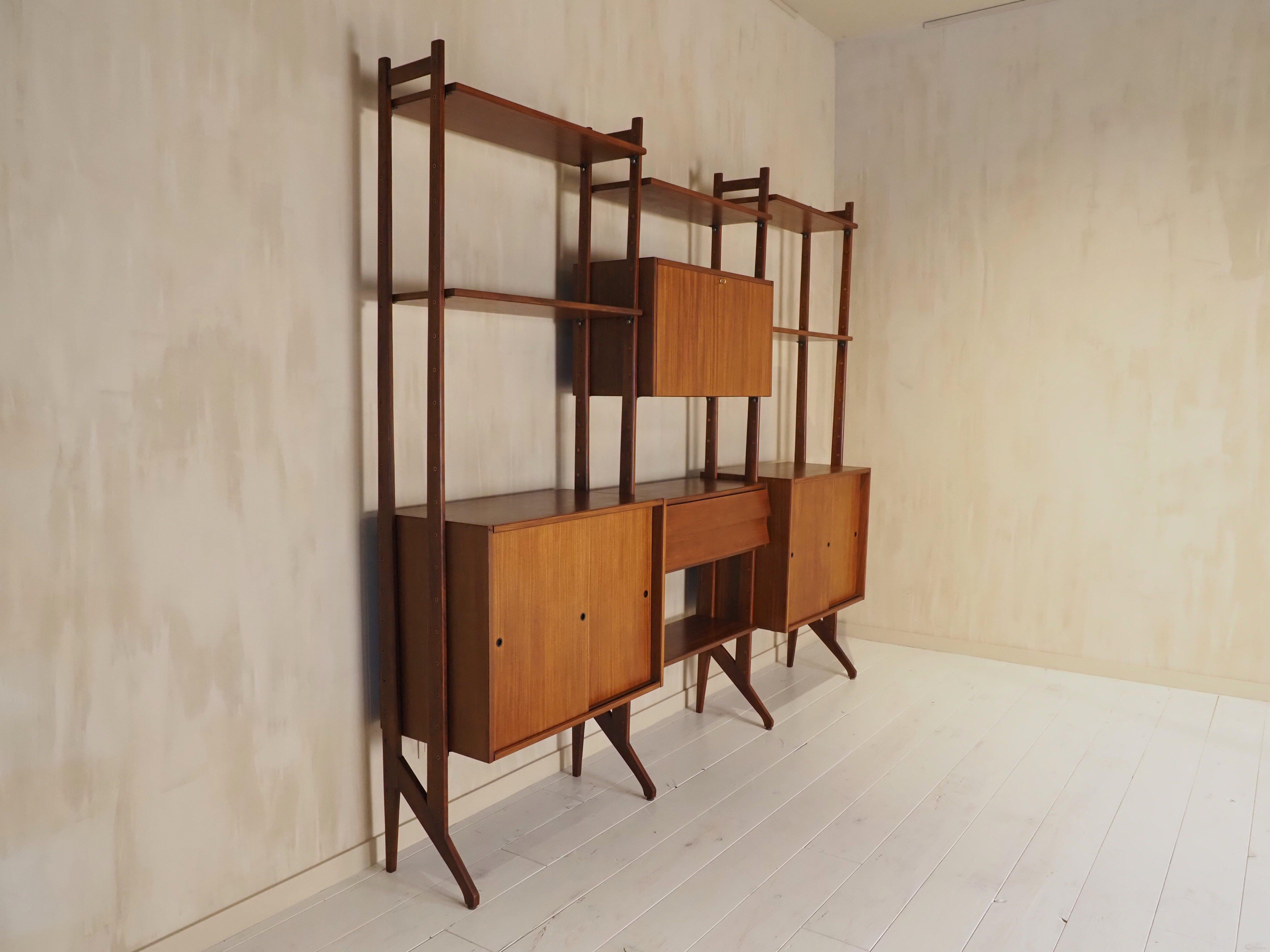 Legno Unità moderna scandinava di metà secolo in vendita