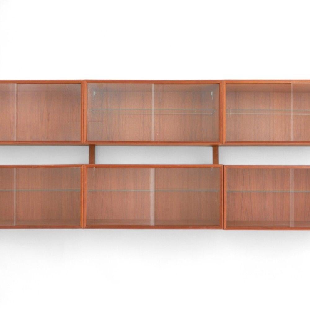 Estantería de pared escandinava de mediados de siglo, teca, Noruega, 1967 Noruego en venta
