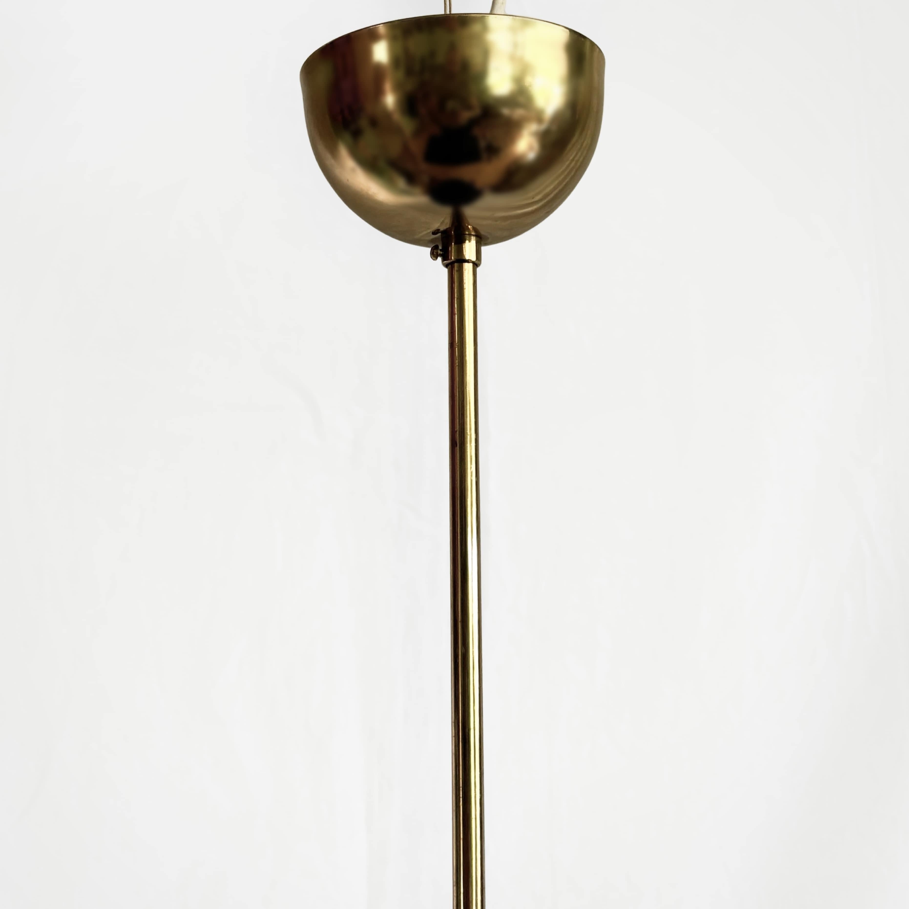 Lampada a sospensione modernista scandinava di metà secolo, design spaziale, Svezia, anni '60 in vendita 4