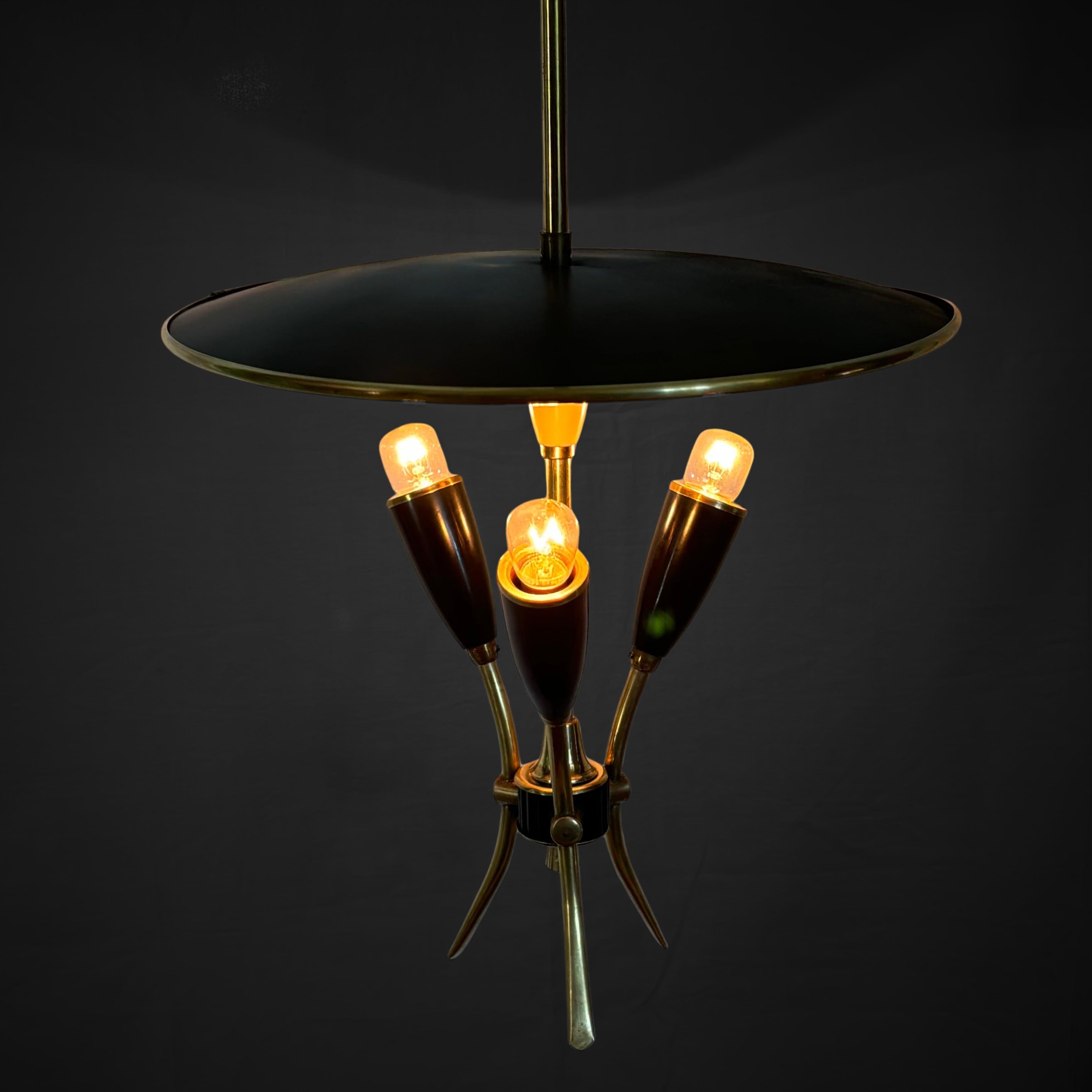 Lampada a sospensione modernista scandinava di metà secolo, design spaziale, Svezia, anni '60 in vendita 1