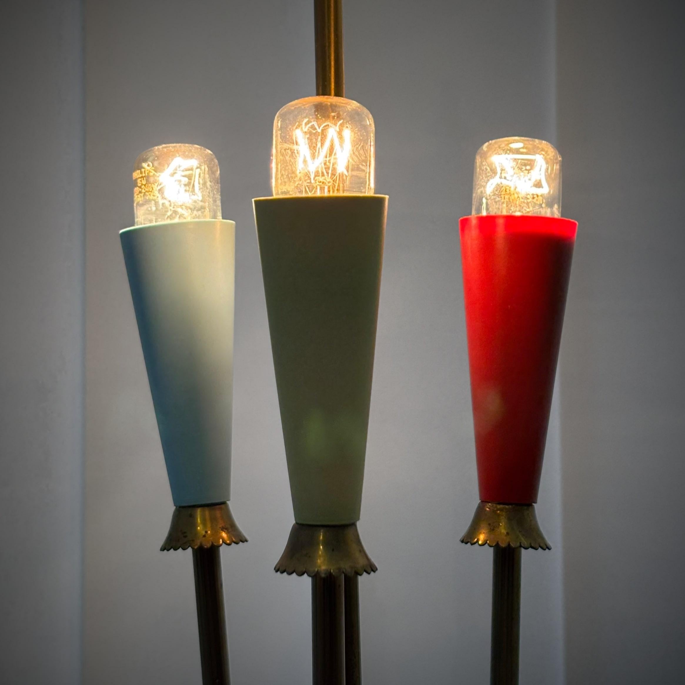 Milieu du XXe siècle Lampe de table scandinave moderniste du milieu du siècle, laiton et acier, Danemark, années 1950 en vente