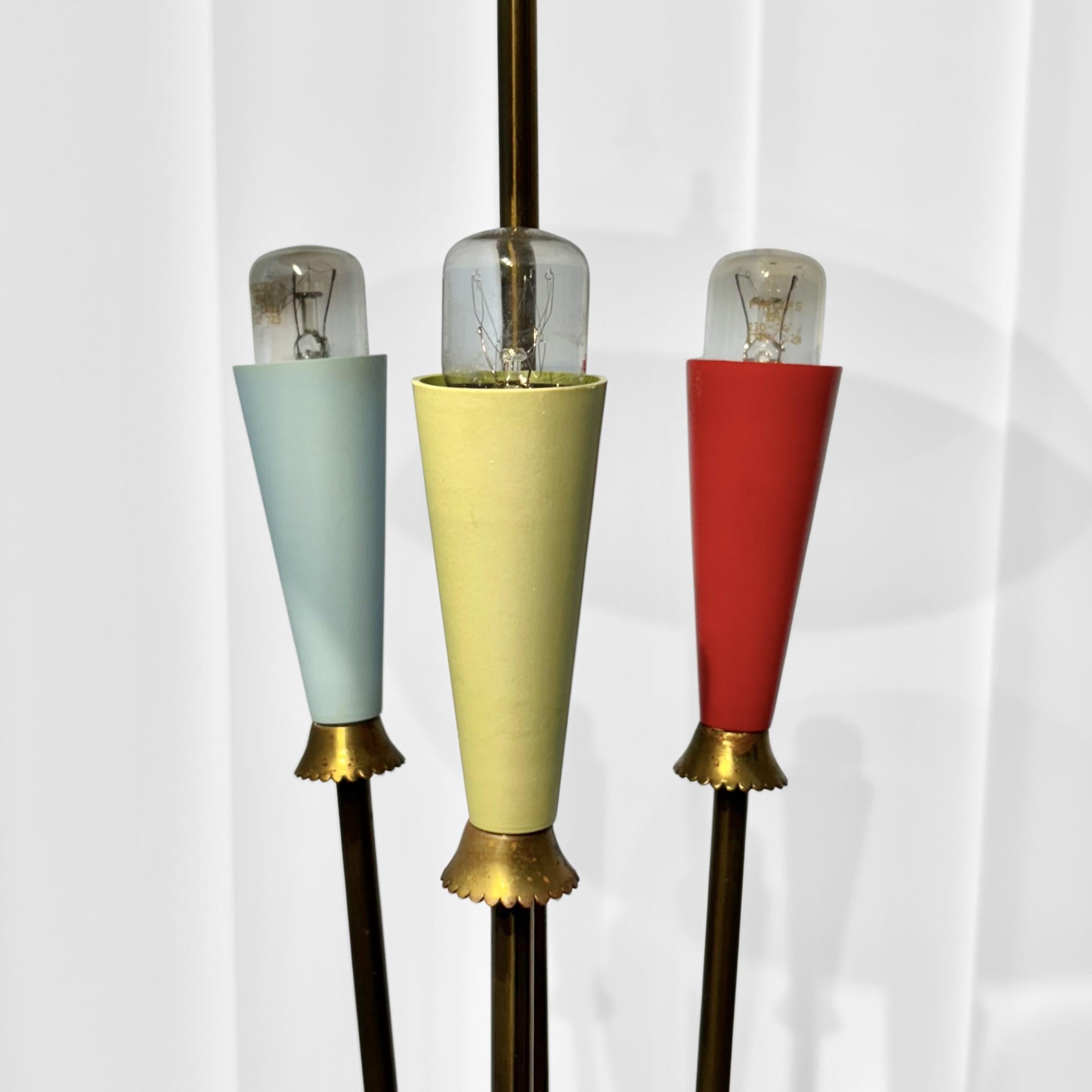 Laiton Lampe de table scandinave moderniste du milieu du siècle, laiton et acier, Danemark, années 1950 en vente