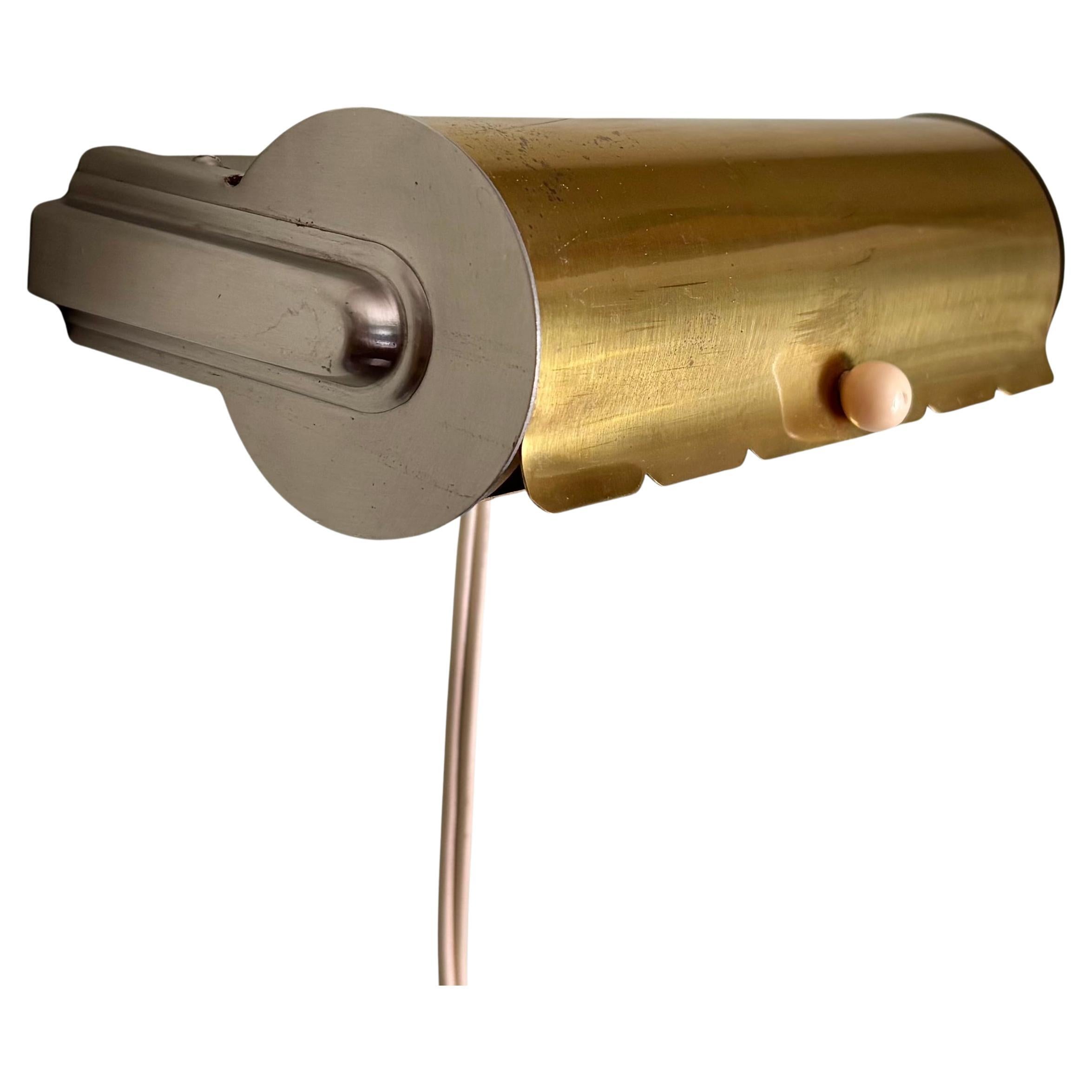Lampada da parete modernista scandinava di metà secolo, ottone e acciaio, Svezia, anni '50
